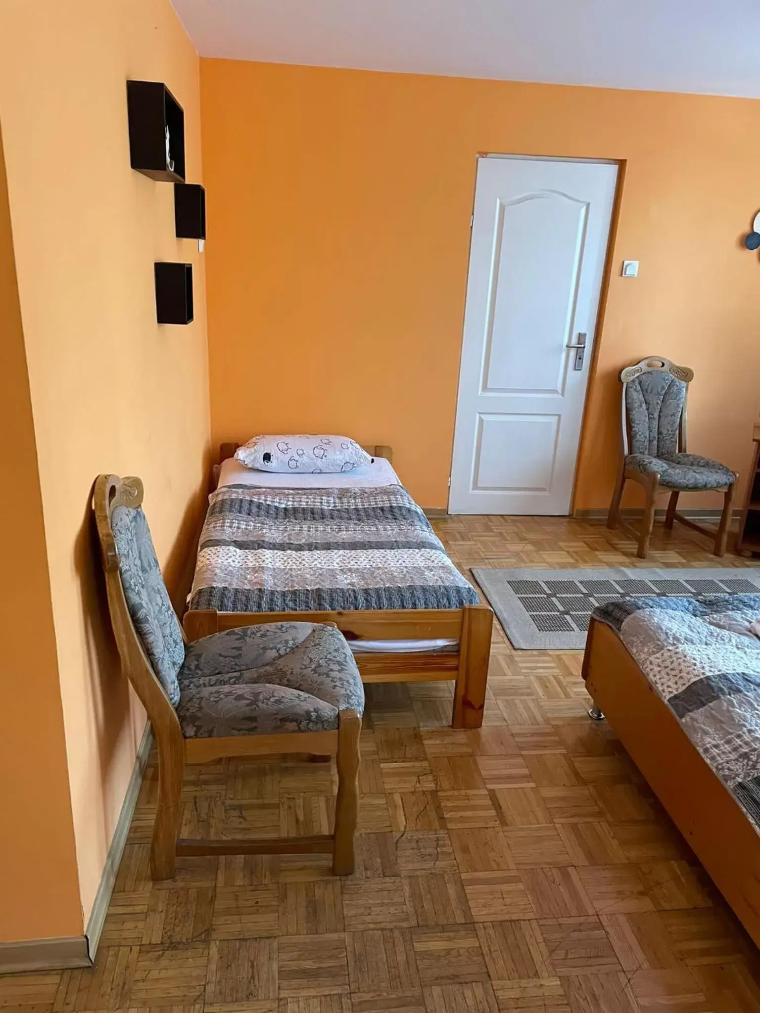 Quadruple Room in Dworek Pokoje Gościnne Quadruple Room in Dworek Pokoje Gościnne