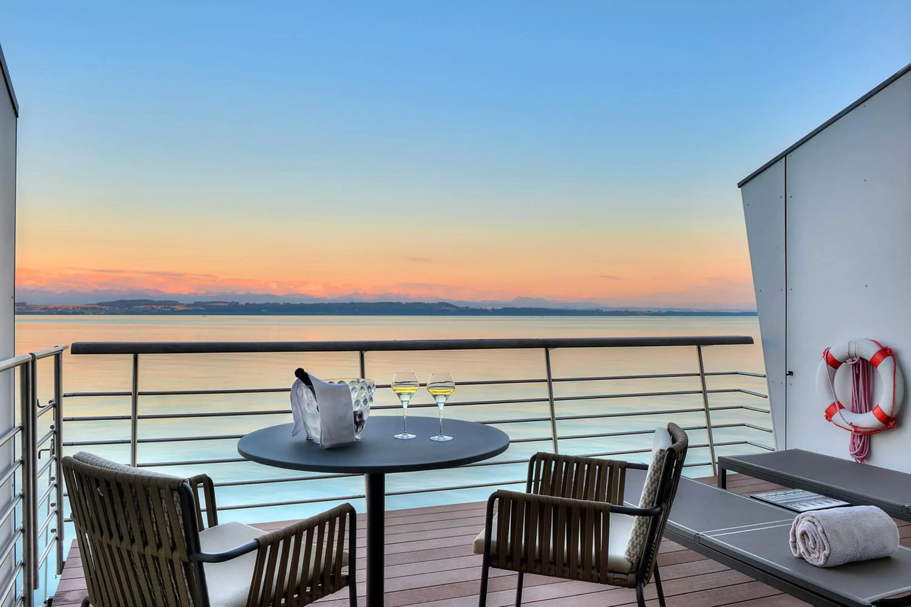 Lake Pavillon in Hotel Palafitte Lake Pavillon in Hotel Palafitte