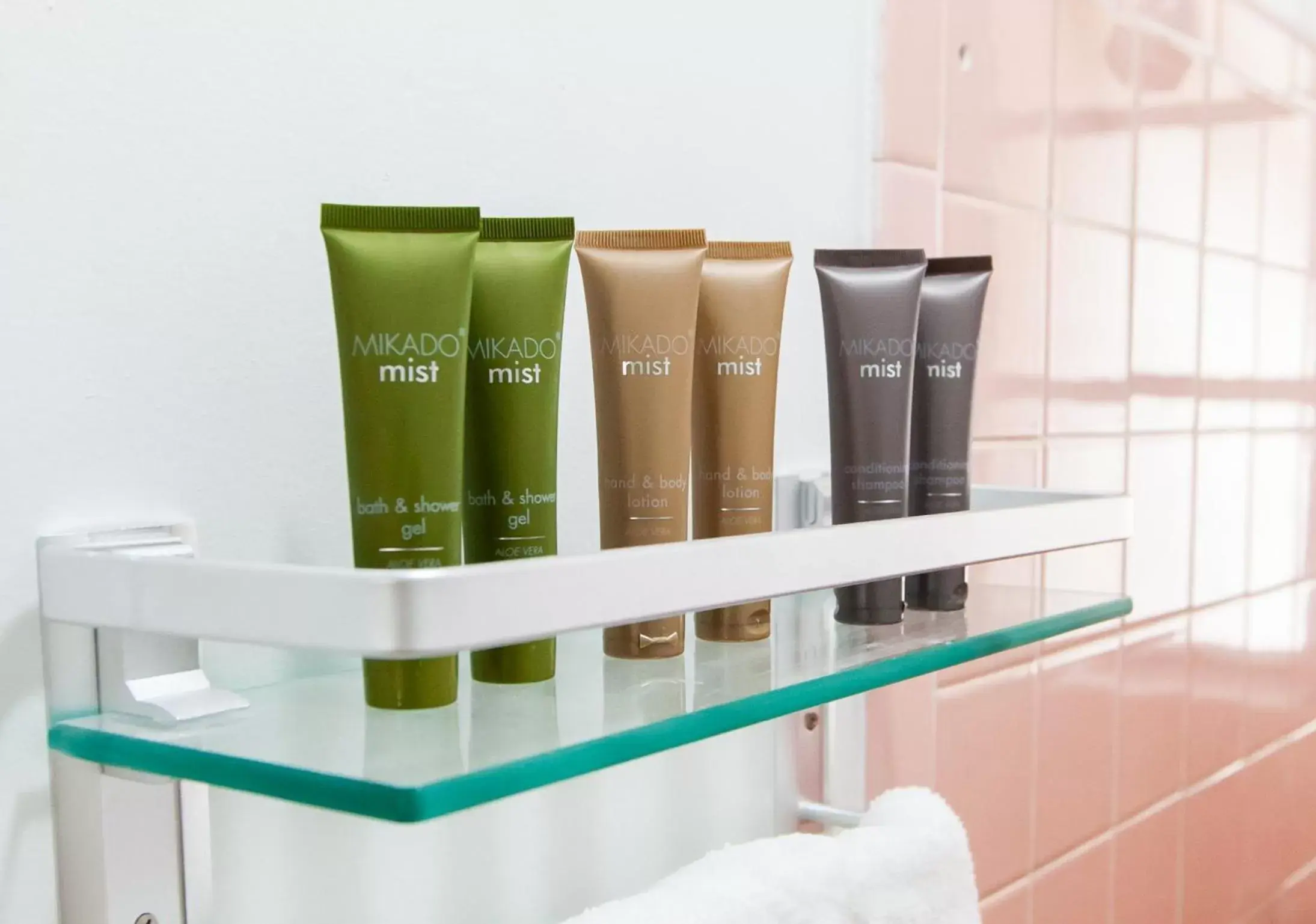 Deluxe King Room in Route 19 Inn Deluxe King Room in Route 19 Inn