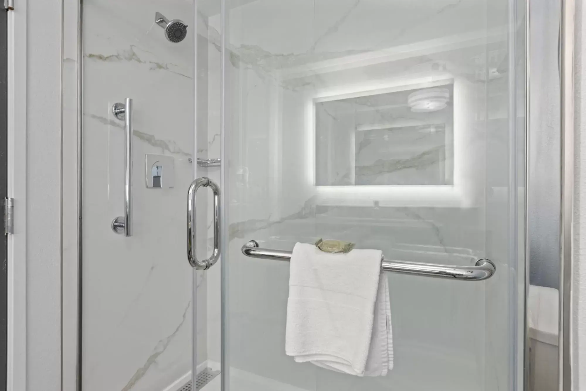 King Studio with Roll In Shower - Disability Access/Non-Smoking in Country Inn & Suites by Radisson, Savannah Airport, GA King Studio with Roll In Shower - Disability Access/Non-Smoking in Country Inn & Suites by Radisson, Savannah Airport, GA