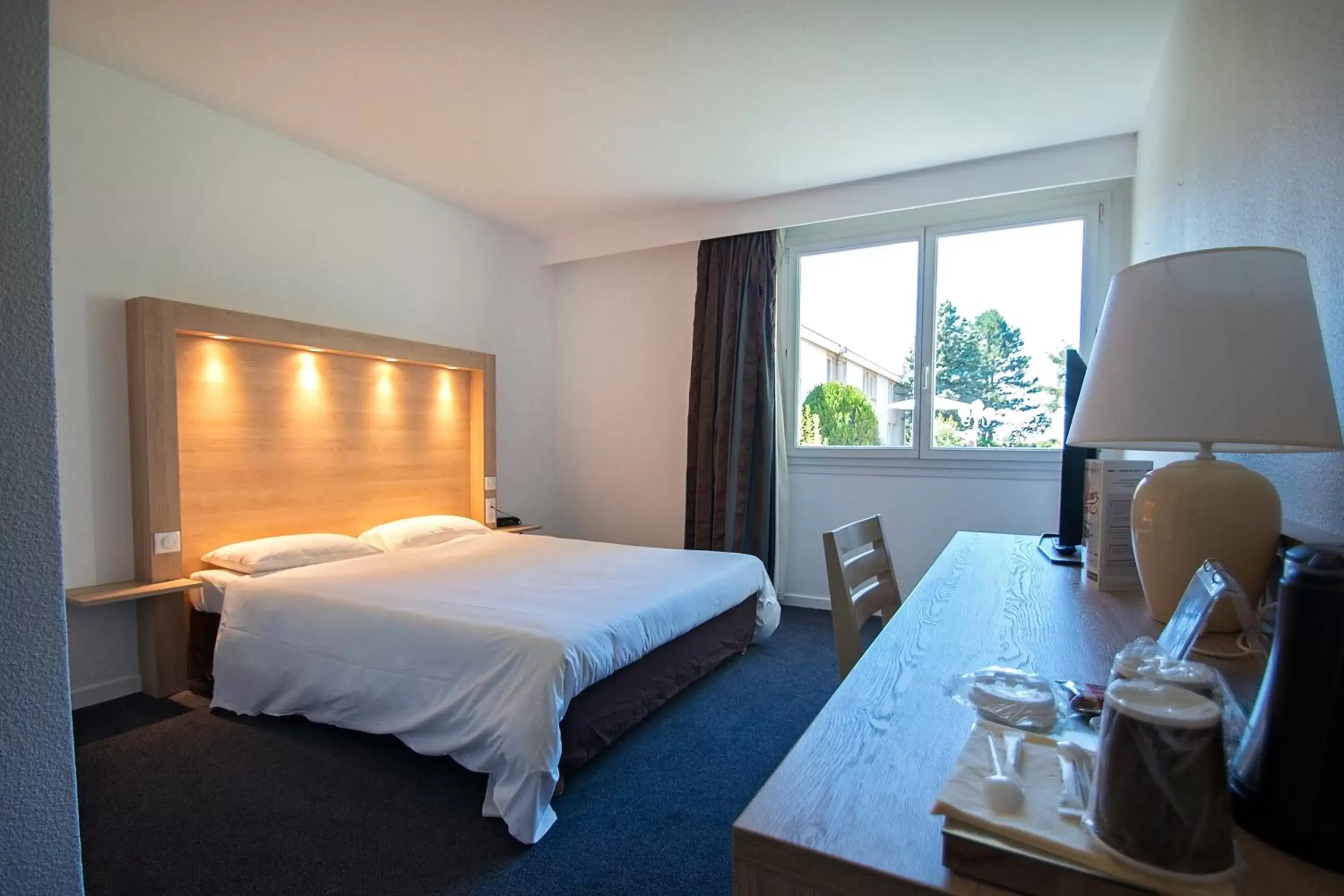 Superior Double Room in Kyriad Nemours Superior Double Room in Kyriad Nemours