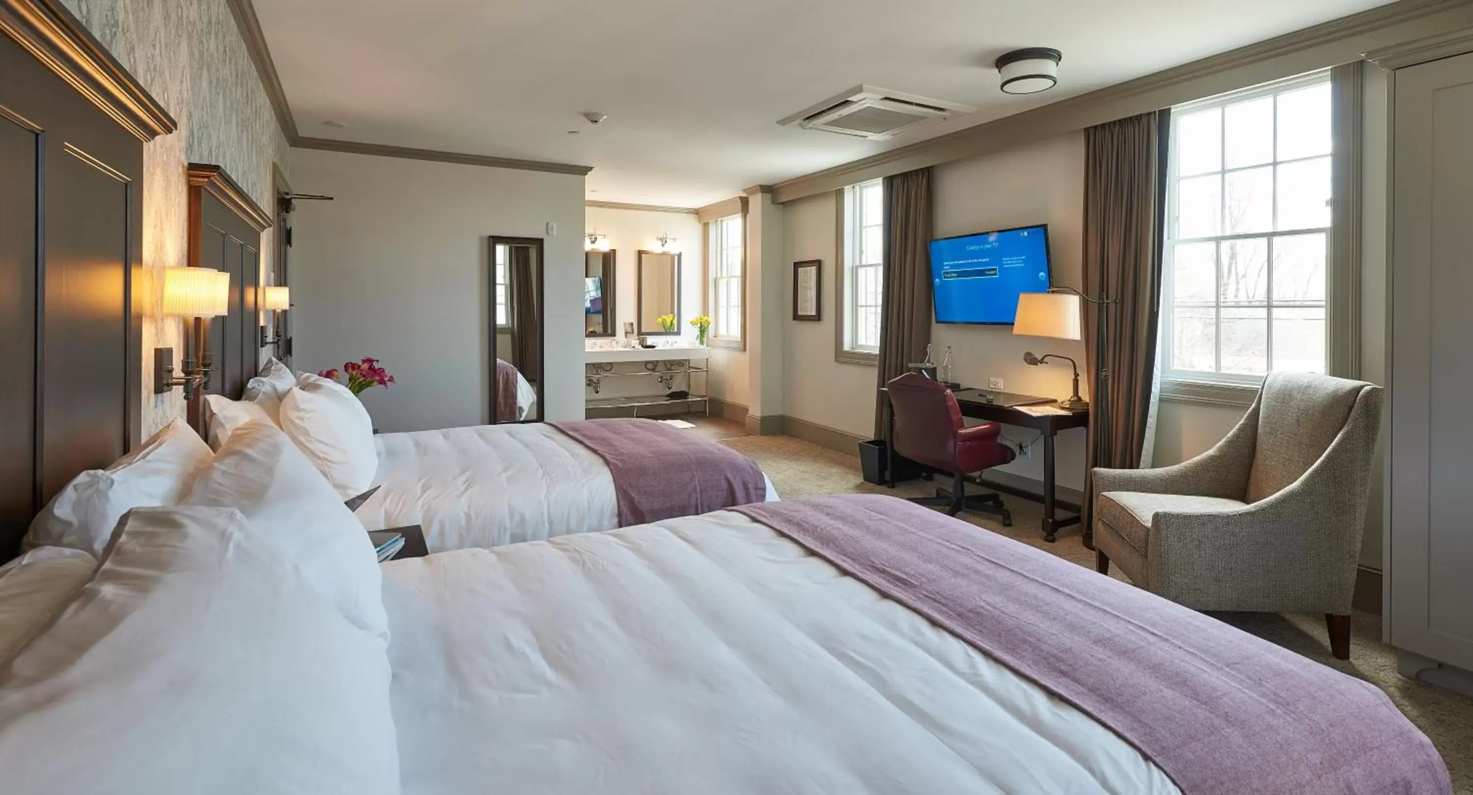 Deluxe Queen Room with Two Queen Beds in The Groton Inn Deluxe Queen Room with Two Queen Beds in The Groton Inn