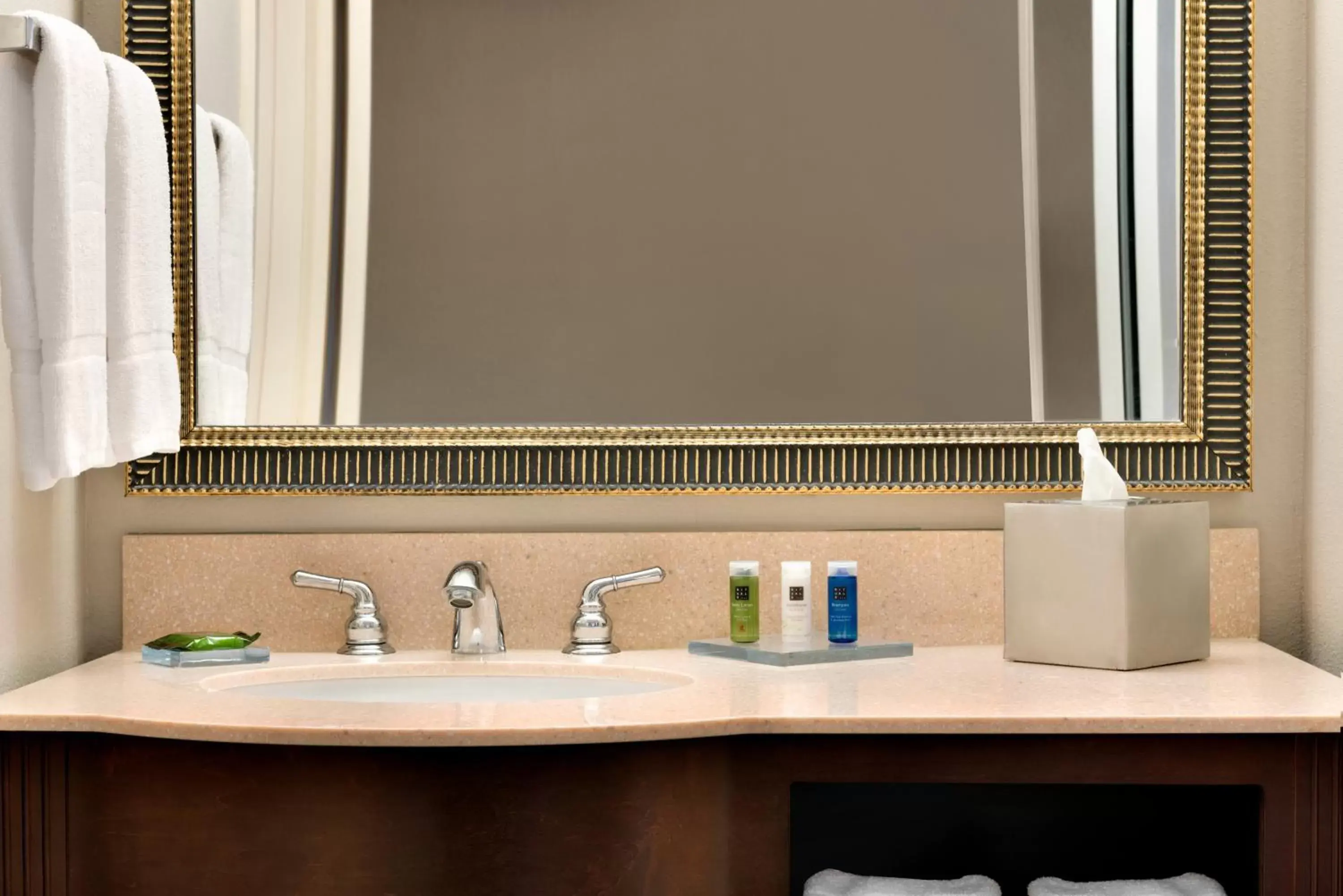 Queen Room with Two Queen Beds and Balcony - Accessible/Roll-in Shower/Non-Smoking in Radisson Hotel Cincinnati Riverfront Queen Room with Two Queen Beds and Balcony - Accessible/Roll-in Shower/Non-Smoking in Radisson Hotel Cincinnati Riverfront