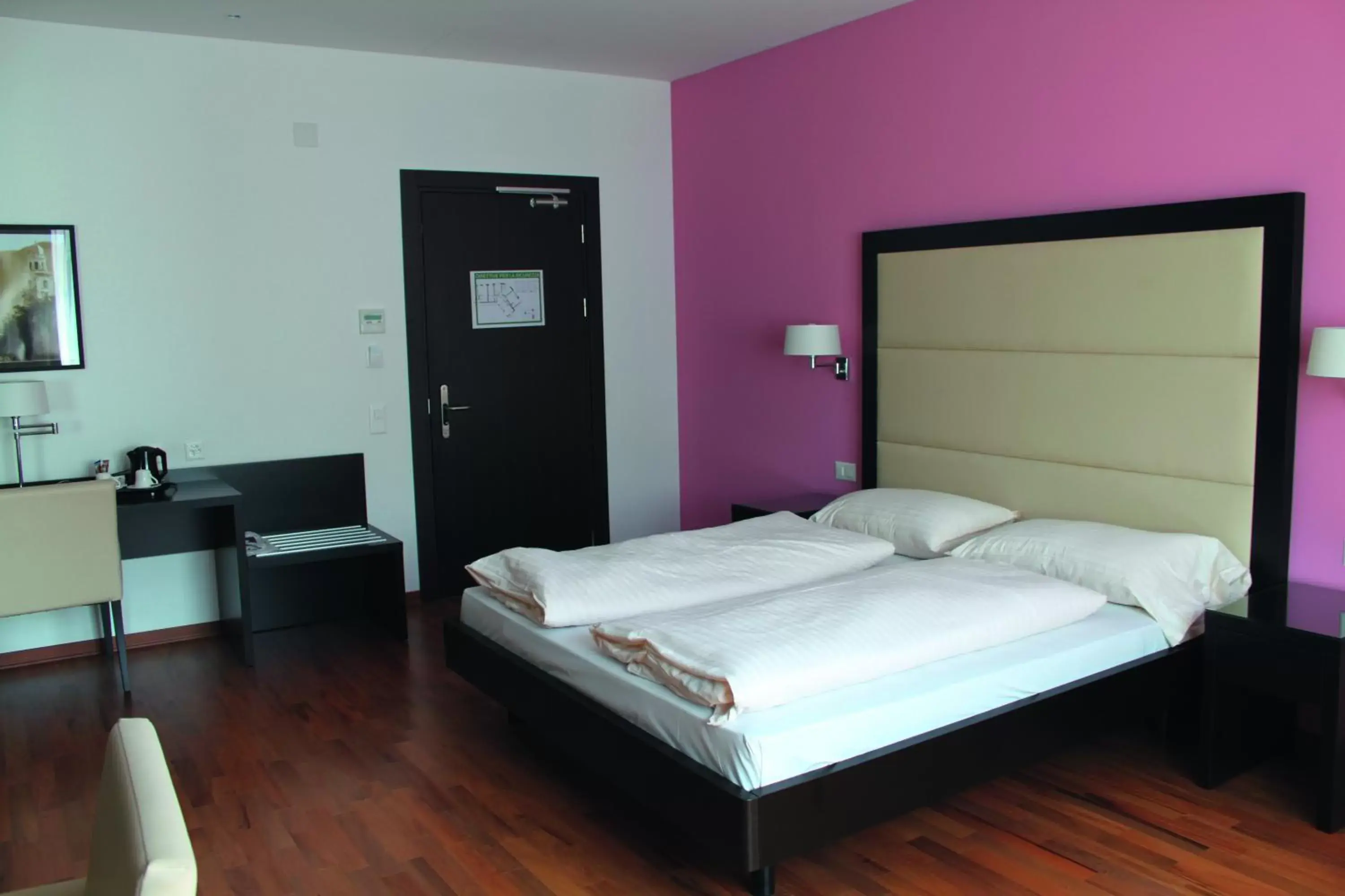 Superior Double Room in Enjoy 1313AG Hotel Touring Superior Double Room in Enjoy 1313AG Hotel Touring