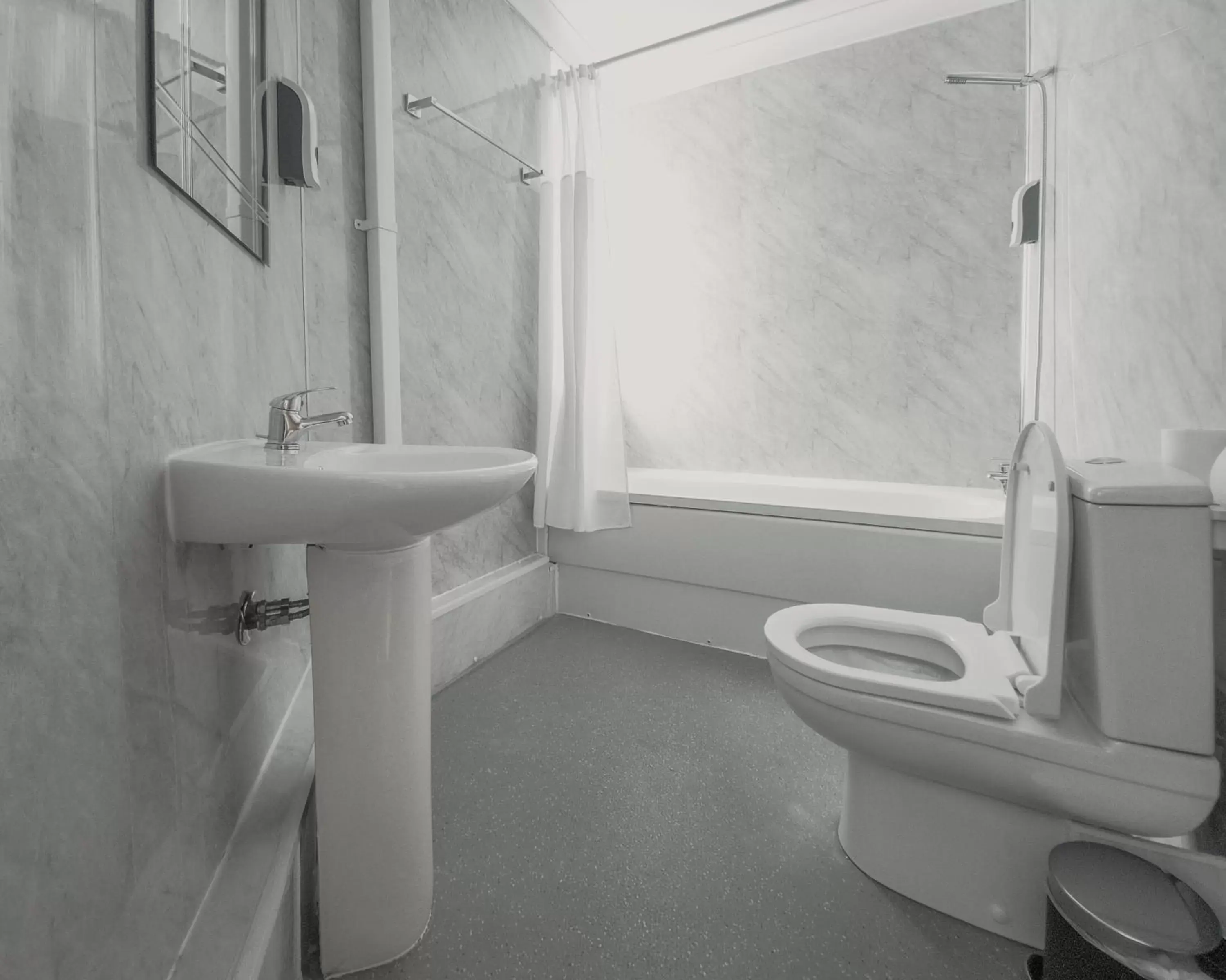 Standard Room with One Double Bed and One Single Bed - Non-Smoking in Best Western Ebbw Vale Standard Room with One Double Bed and One Single Bed - Non-Smoking in Best Western Ebbw Vale