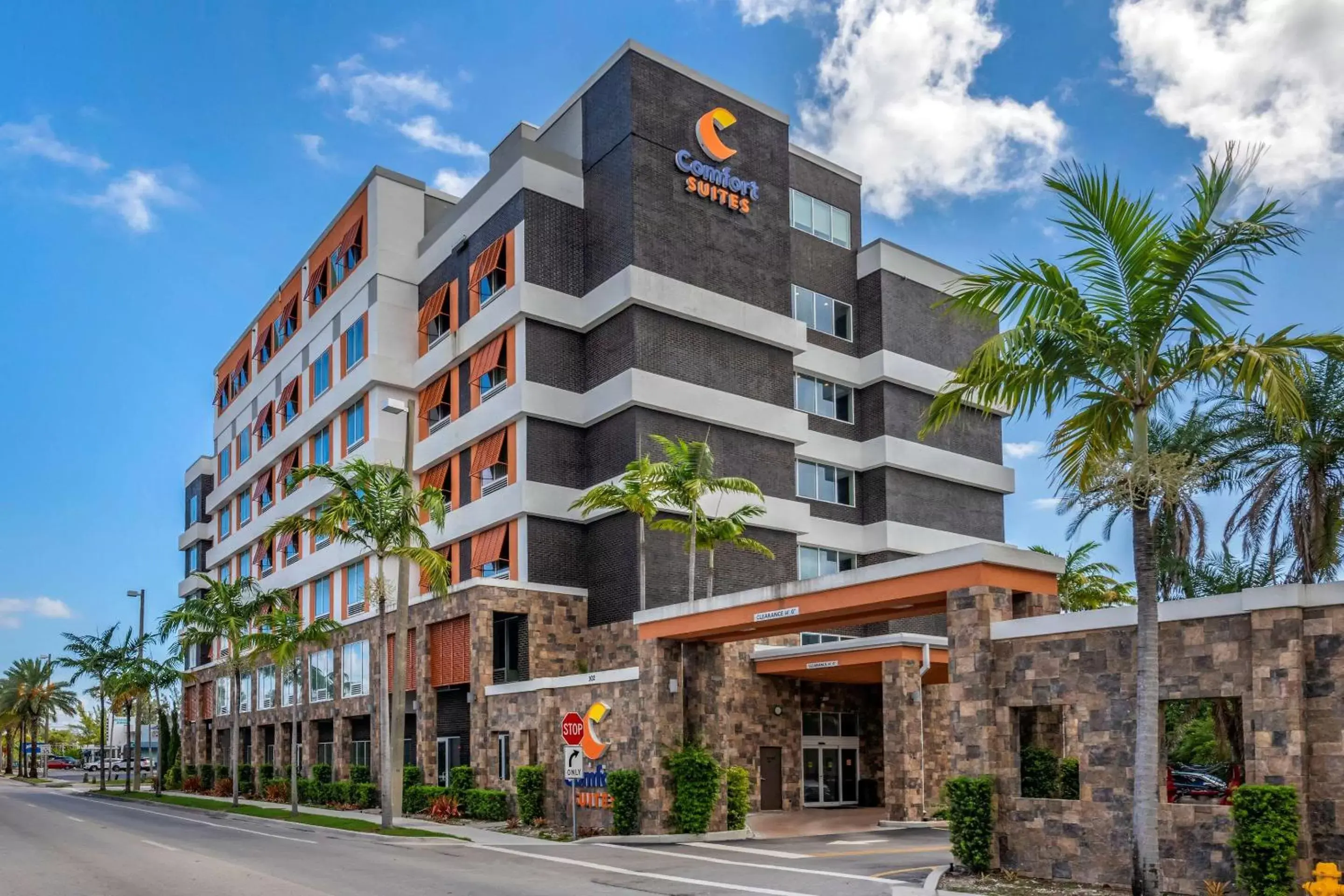 Comfort Suites Fort Lauderdale Airport & Cruise Port Comfort Suites Fort Lauderdale Airport & Cruise Port