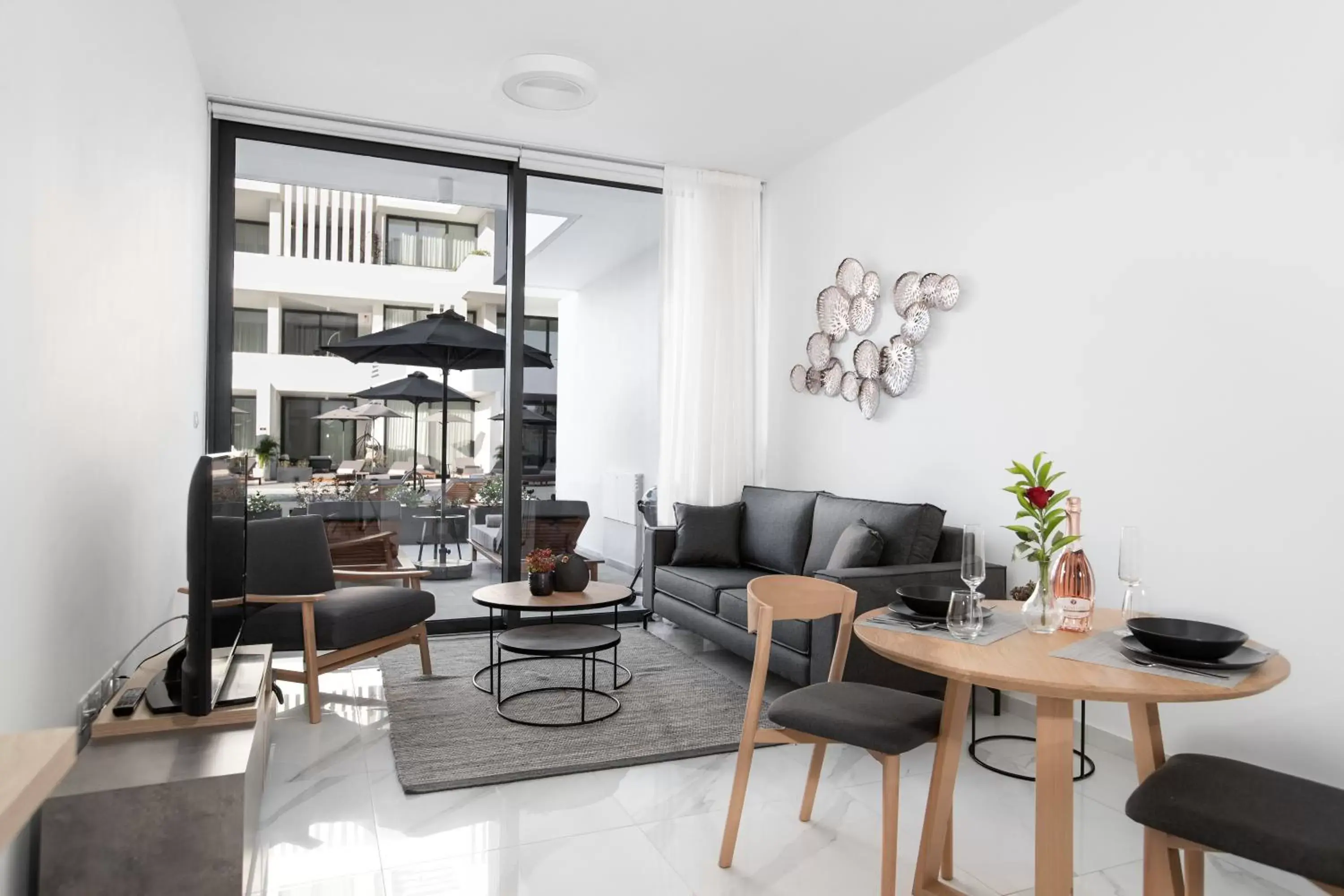 Executive One-Bedroom Cabana in Downtown Park Executive One-Bedroom Cabana in Downtown Park