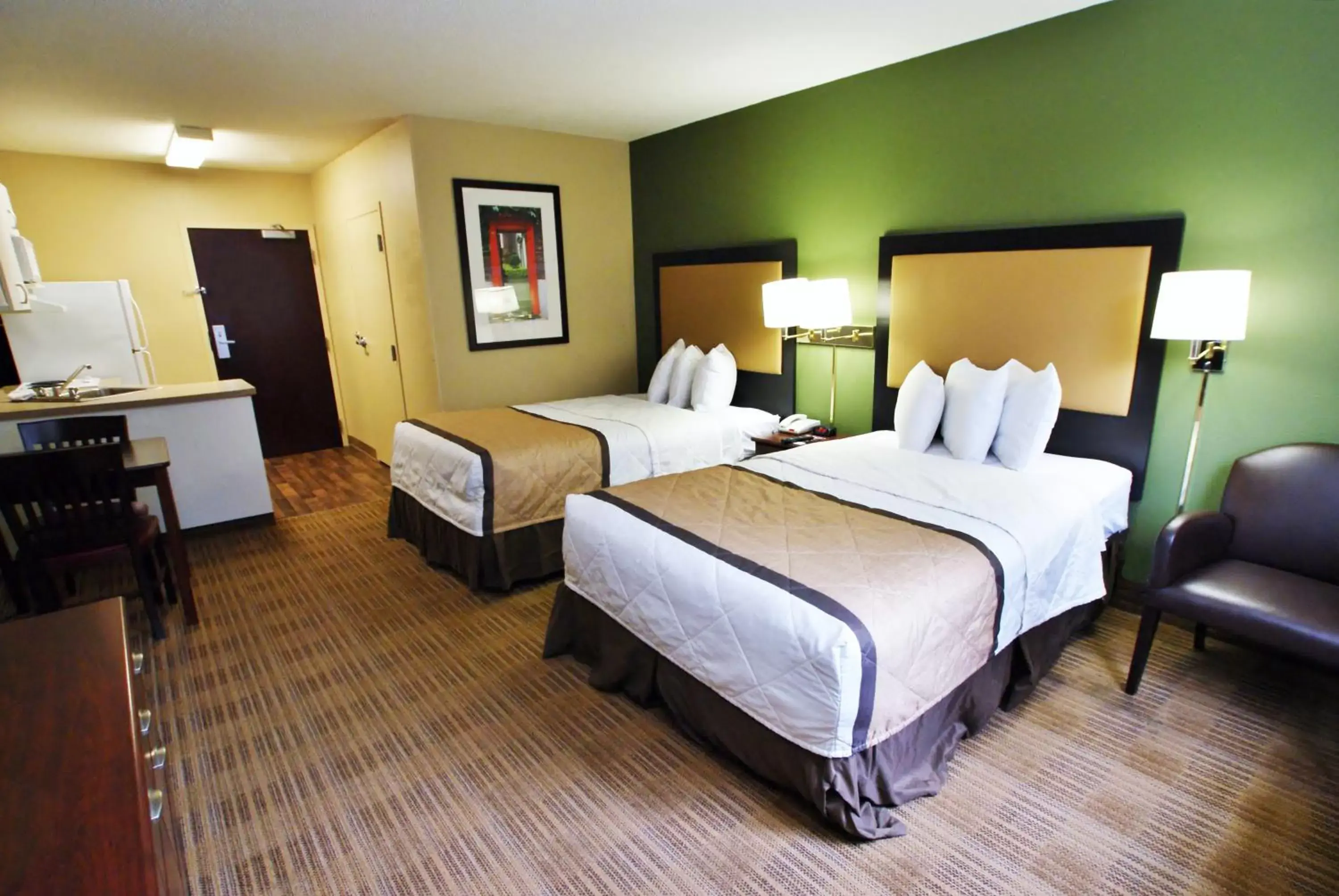 Studio with 2 Double Beds - Non-Smoking in Extended Stay America Select Suites - Detroit - Sterling Heights Studio with 2 Double Beds - Non-Smoking in Extended Stay America Select Suites - Detroit - Sterling Heights