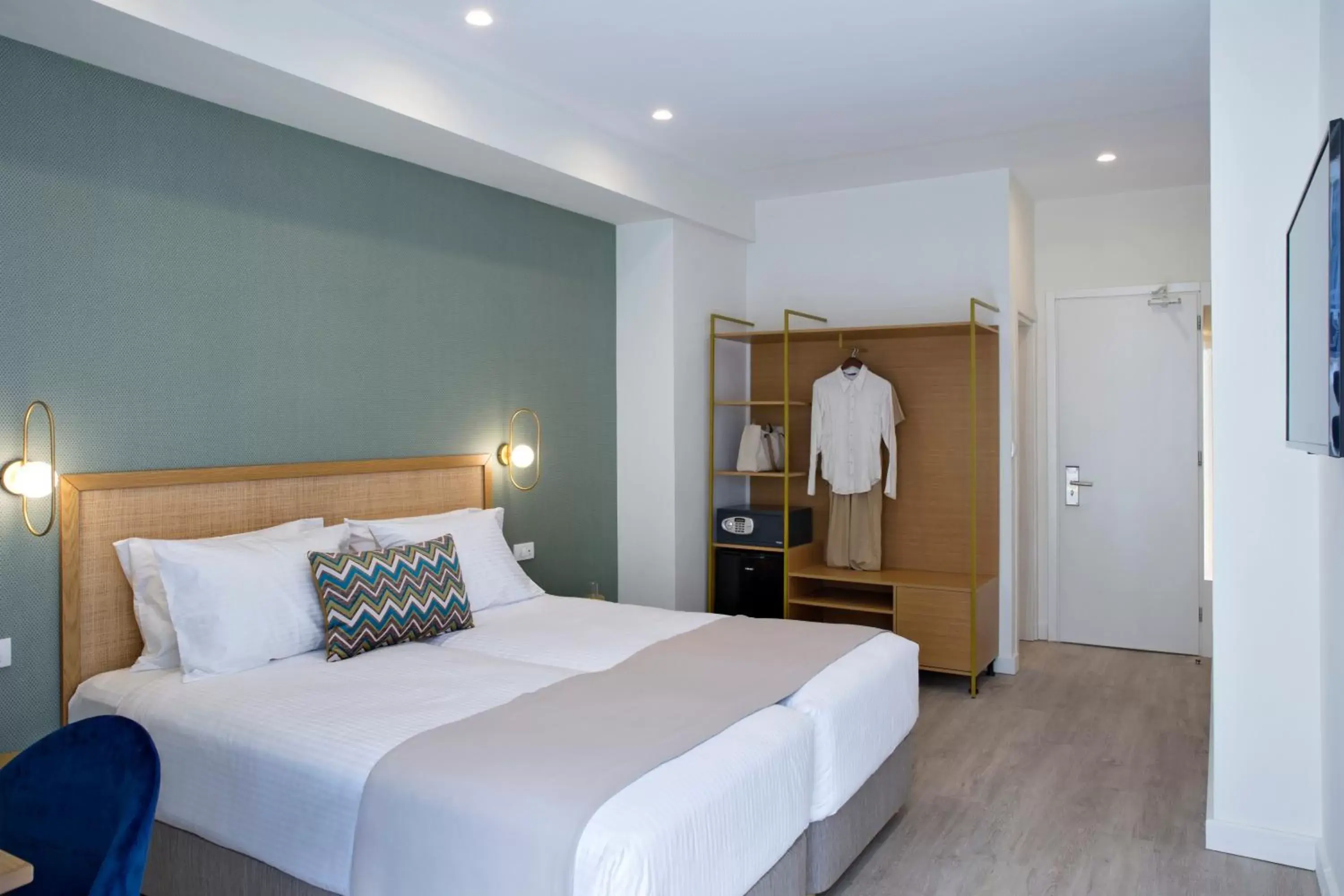 Deluxe Room with Balcony in Hypnos Inn Athens Deluxe Room with Balcony in Hypnos Inn Athens