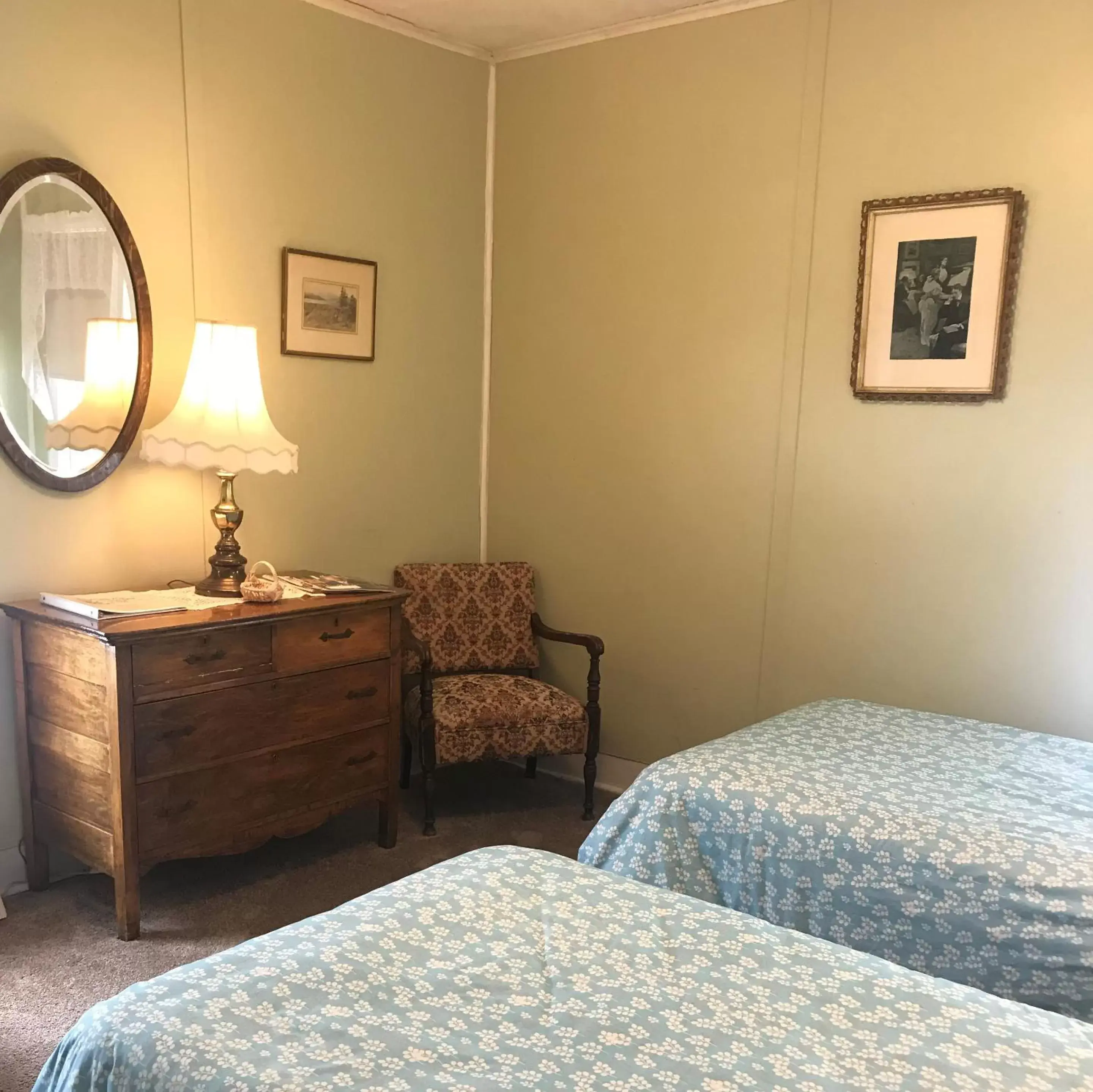 King Room with Mountain View in Inn at Starlight Lake & Restaurant King Room with Mountain View in Inn at Starlight Lake & Restaurant