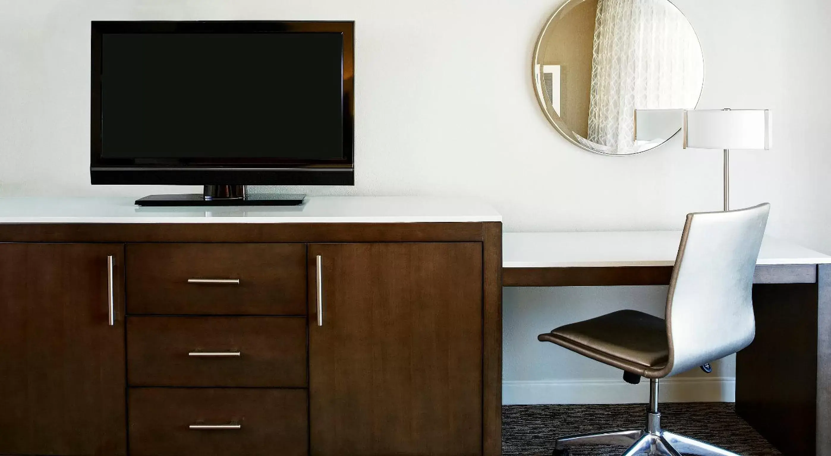 King Room with Balcony in Hyatt Regency Newport Beach King Room with Balcony in Hyatt Regency Newport Beach