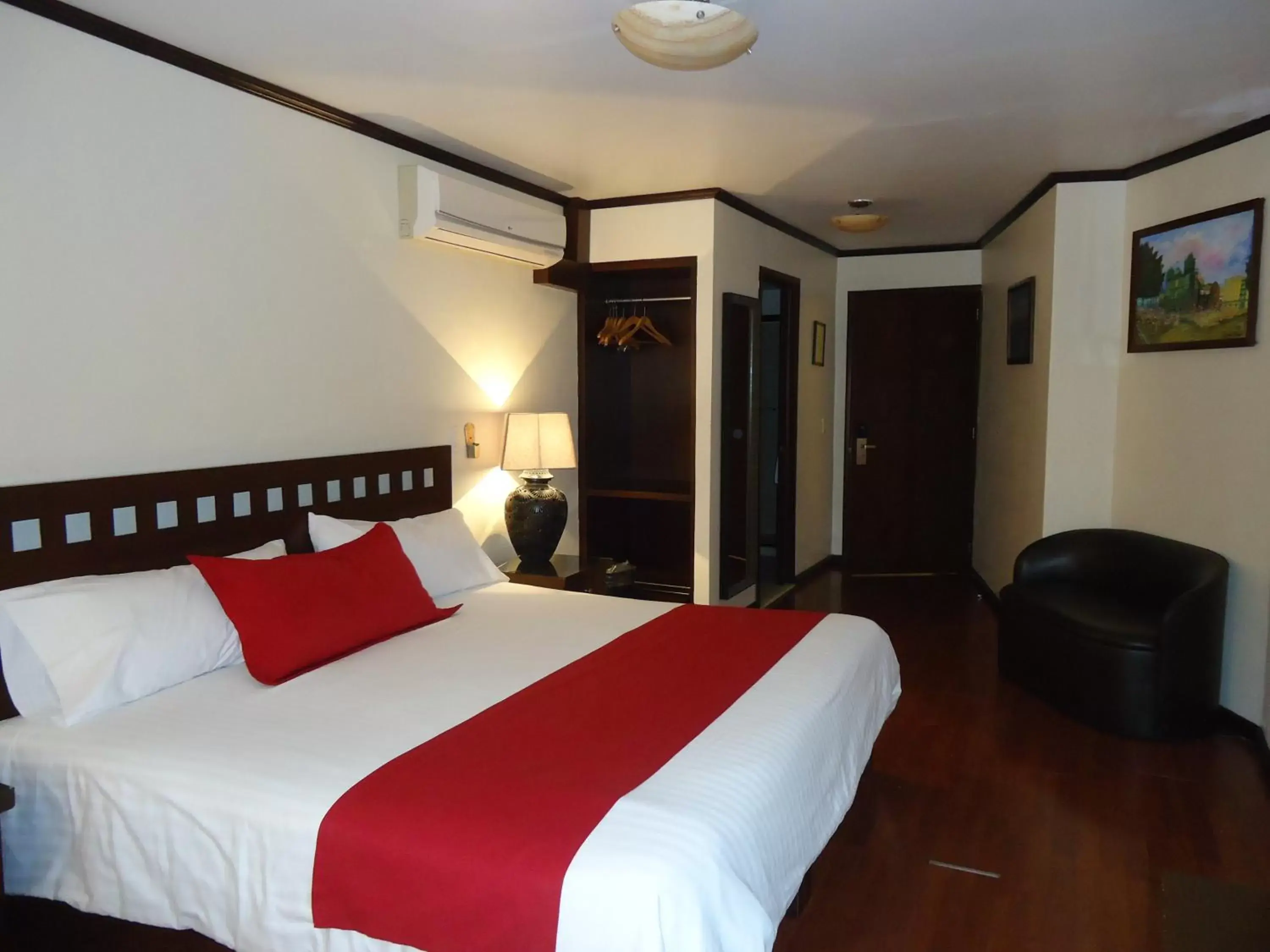 King Room in Hotel Plaza San Carlos King Room in Hotel Plaza San Carlos