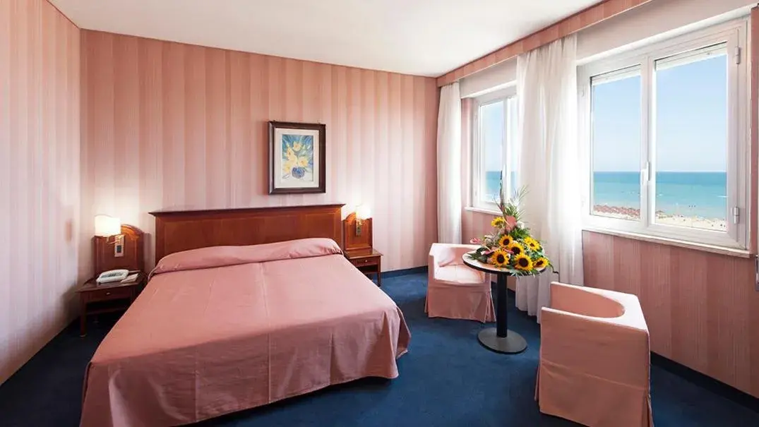 Double Room with Sea View in Hotel Esplanade Double Room with Sea View in Hotel Esplanade