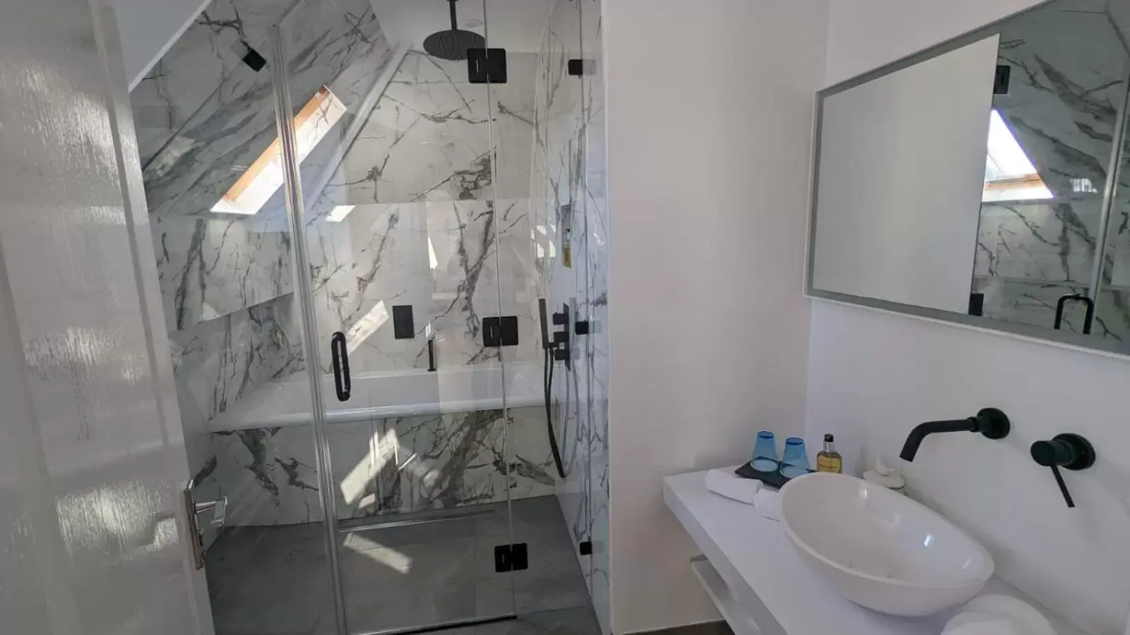 Deluxe Double Room with Partial Sea View in Beach Lodge Deluxe Double Room with Partial Sea View in Beach Lodge