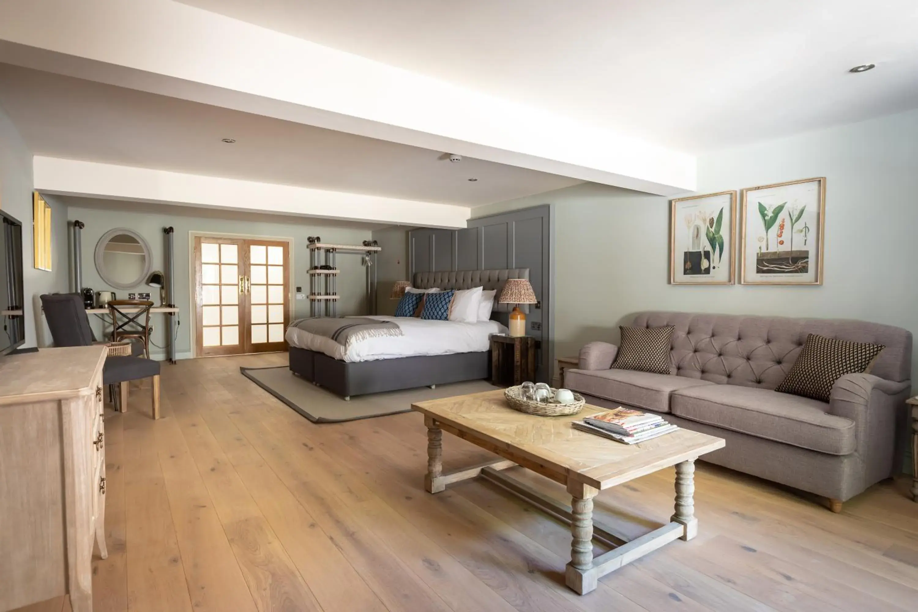 Deluxe King Room in The Frogmill Hotel Deluxe King Room in The Frogmill Hotel