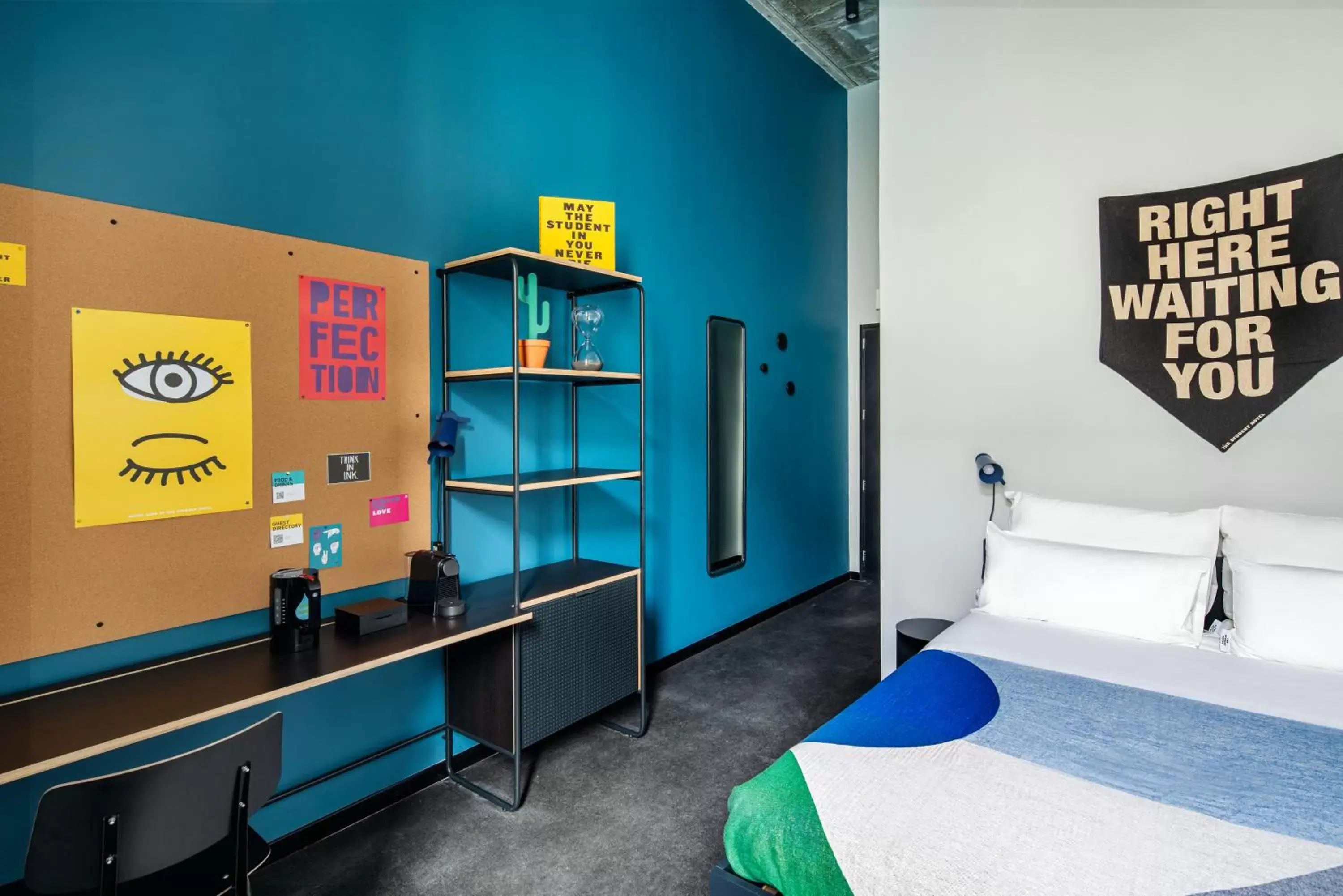 Economy Queen Room in The Social Hub Bologna Economy Queen Room in The Social Hub Bologna