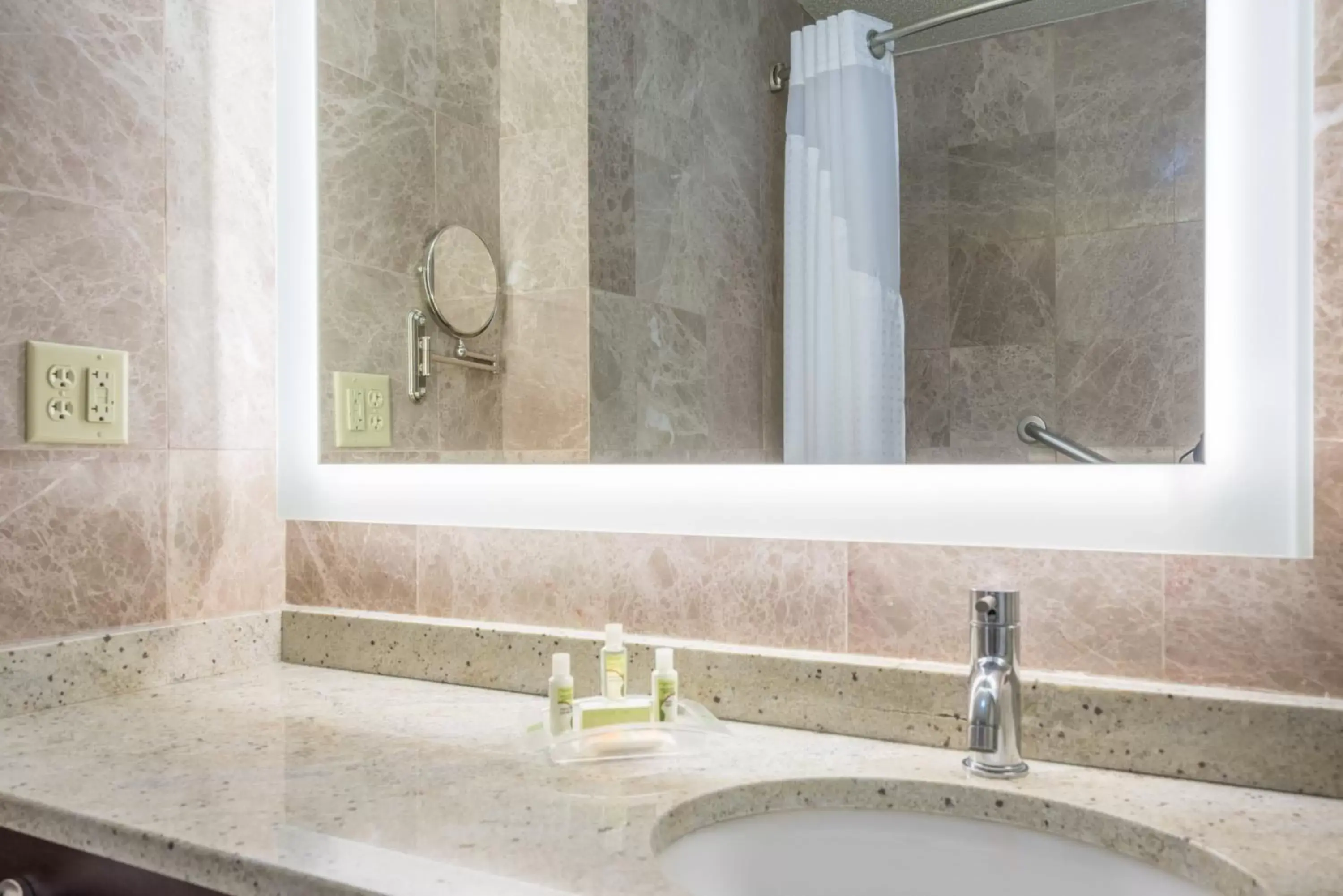 One-Bedroom Suite with Balcony in Holiday Inn Cape Cod - Hyannis by IHG One-Bedroom Suite with Balcony in Holiday Inn Cape Cod - Hyannis by IHG