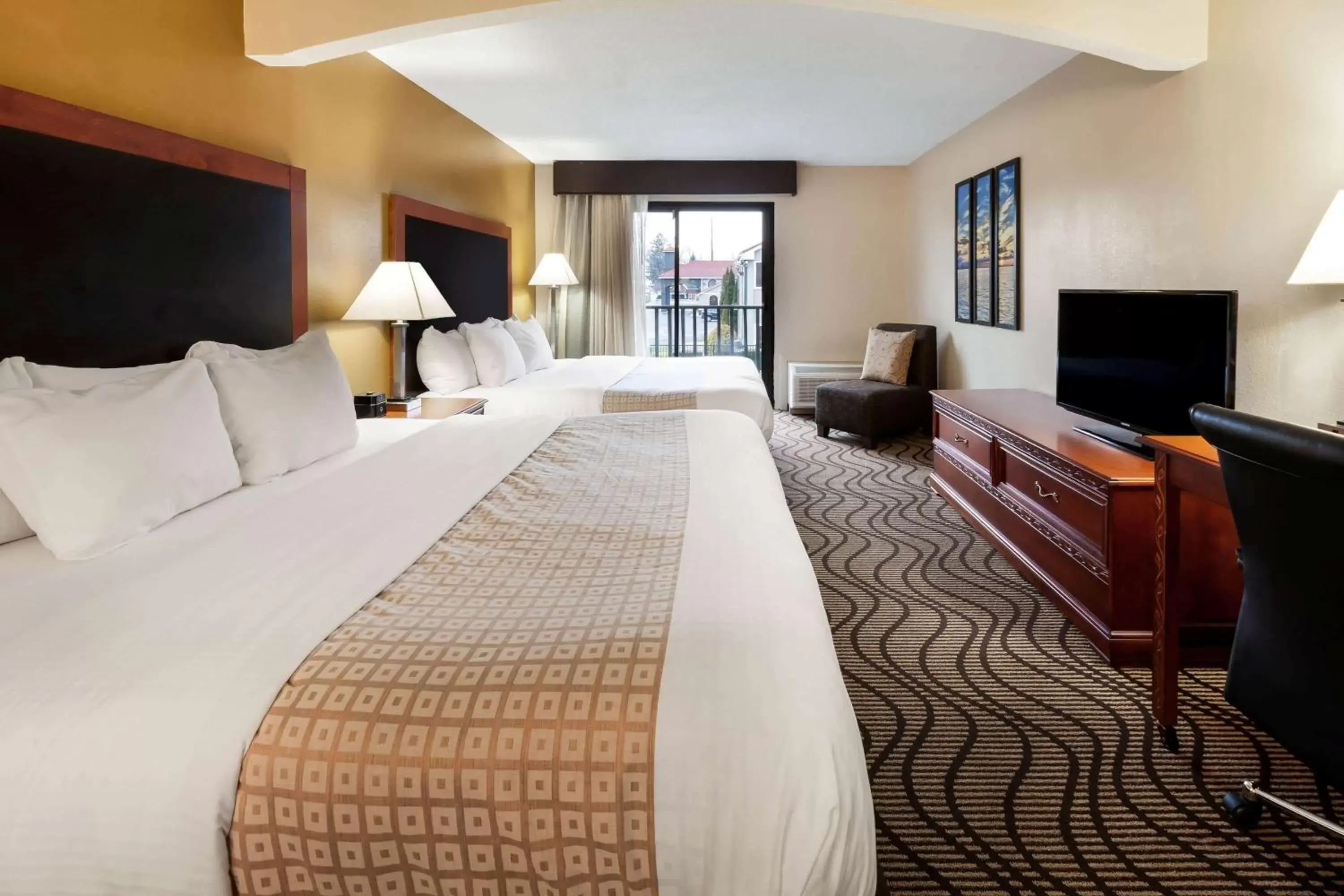 Studio Suite with Two King Beds - Non-Smoking in La Quinta Inn by Wyndham Sandusky near Cedar Point Studio Suite with Two King Beds - Non-Smoking in La Quinta Inn by Wyndham Sandusky near Cedar Point