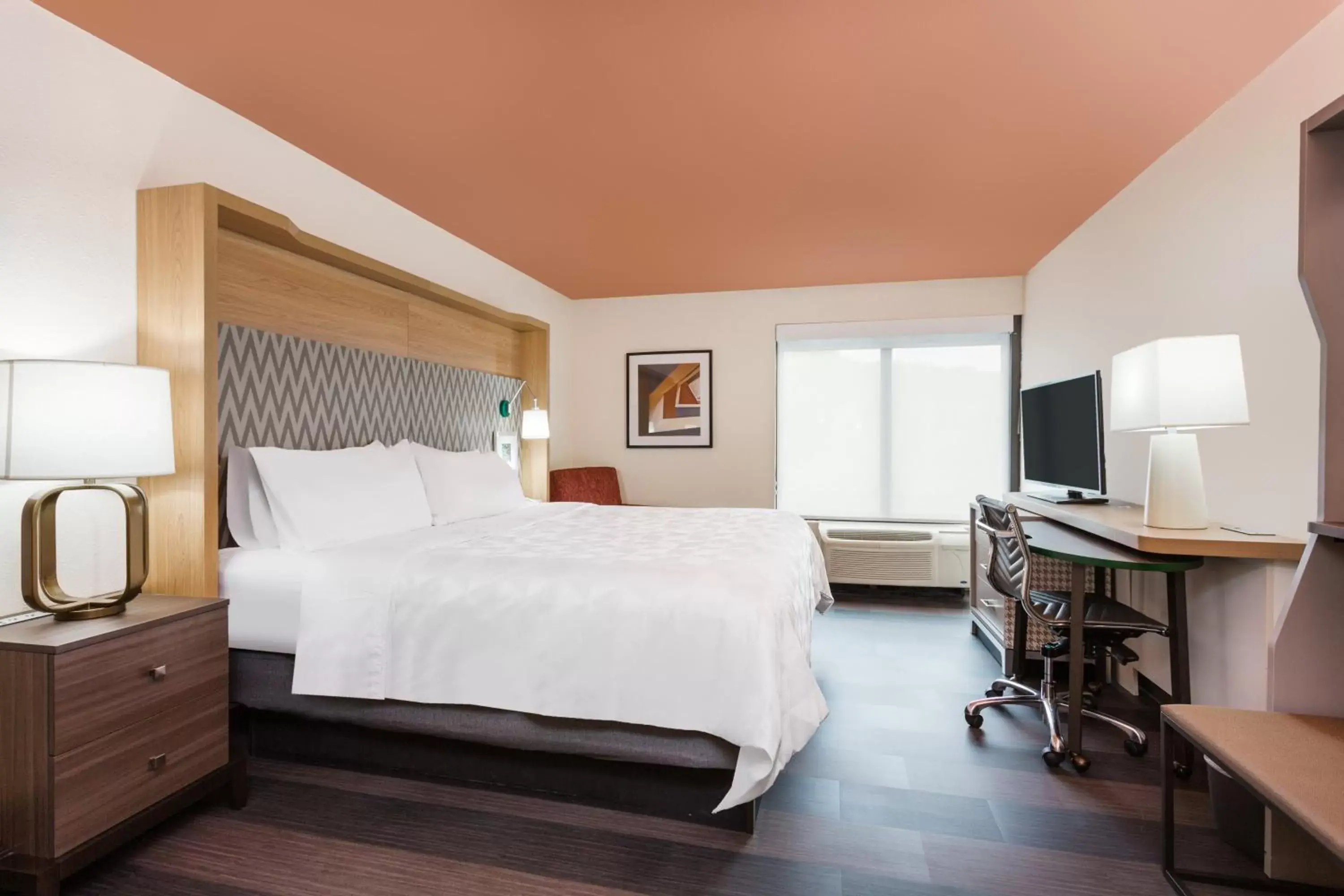 Standard King Room in Holiday Inn Timonium by IHG Standard King Room in Holiday Inn Timonium by IHG