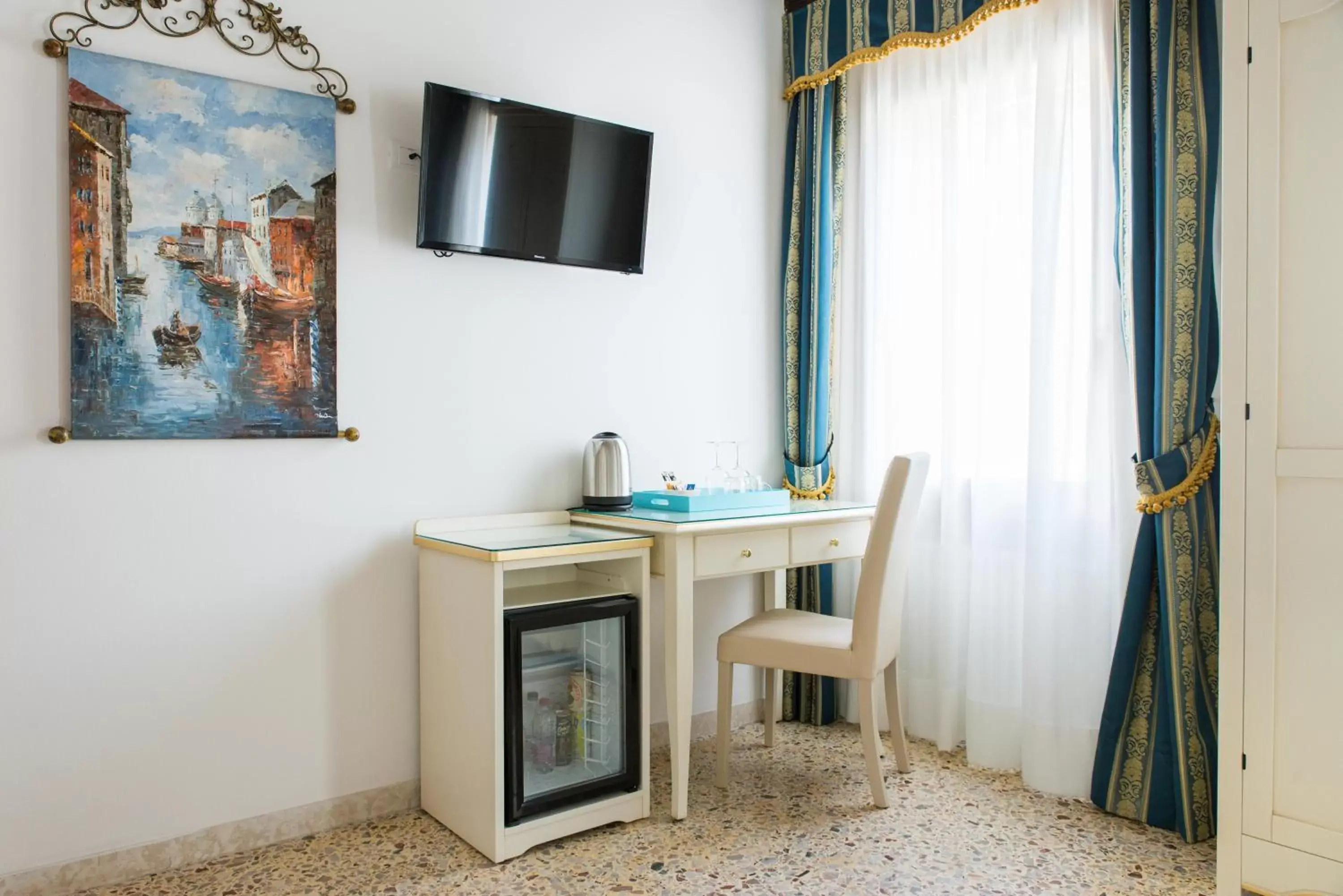 Double or Twin Room with Canal View in Al Mascaron Ridente Double or Twin Room with Canal View in Al Mascaron Ridente