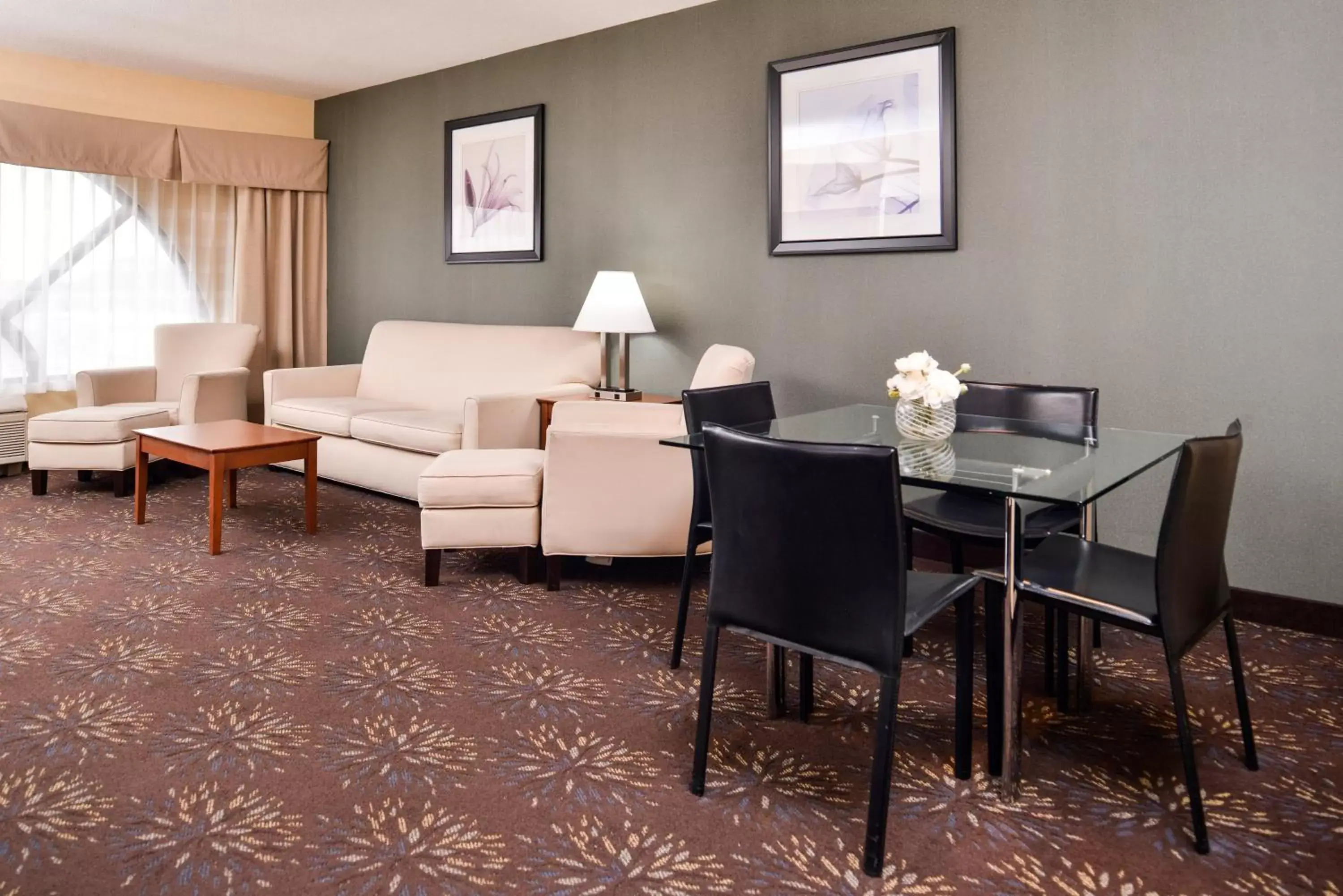 Holiday Inn Express Hotel & Suites West Chester by IHG Holiday Inn Express Hotel & Suites West Chester by IHG