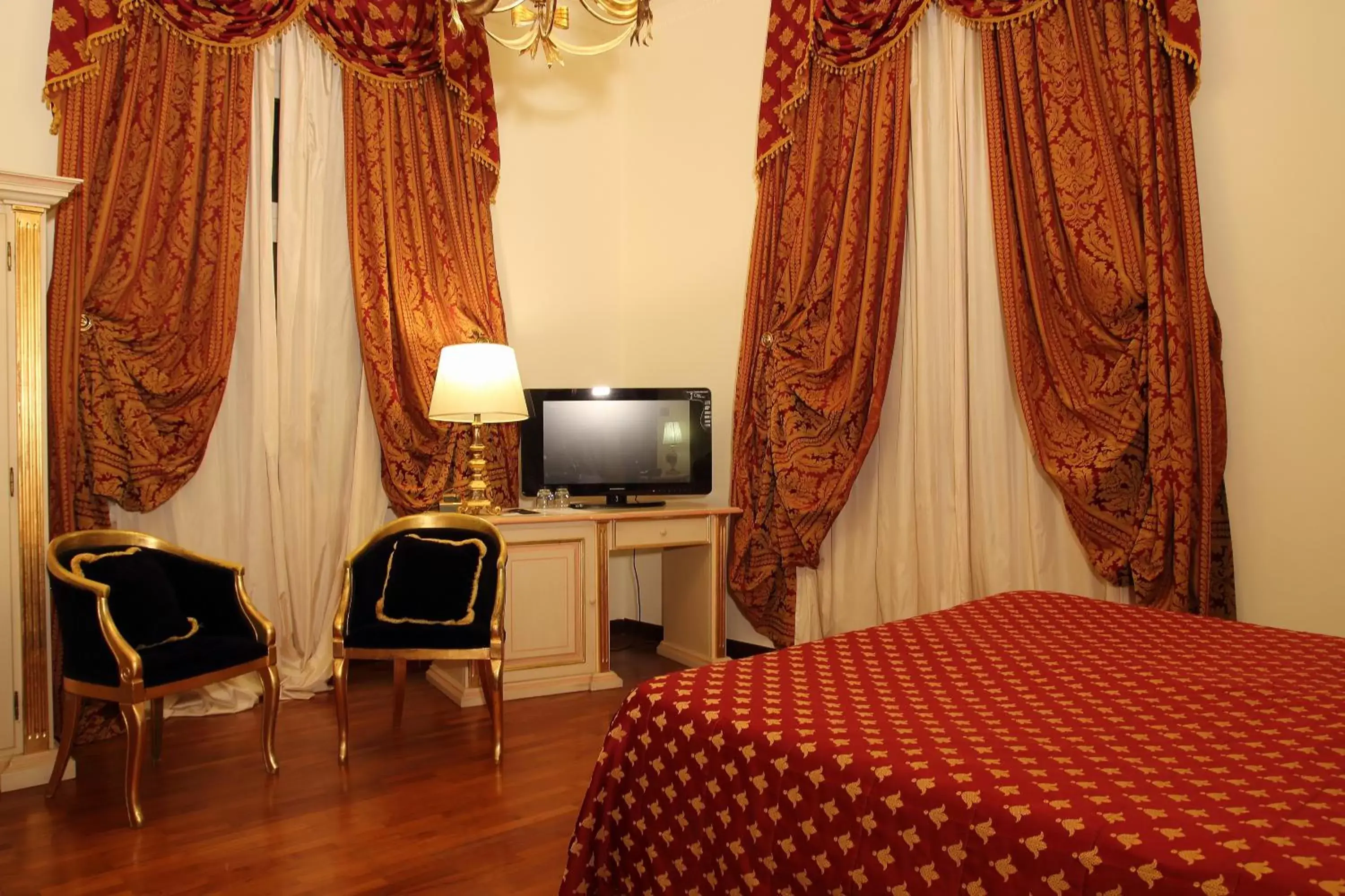 Superior Double Room with Spa Access in Hotel Columbia Wellness & Spa Superior Double Room with Spa Access in Hotel Columbia Wellness & Spa