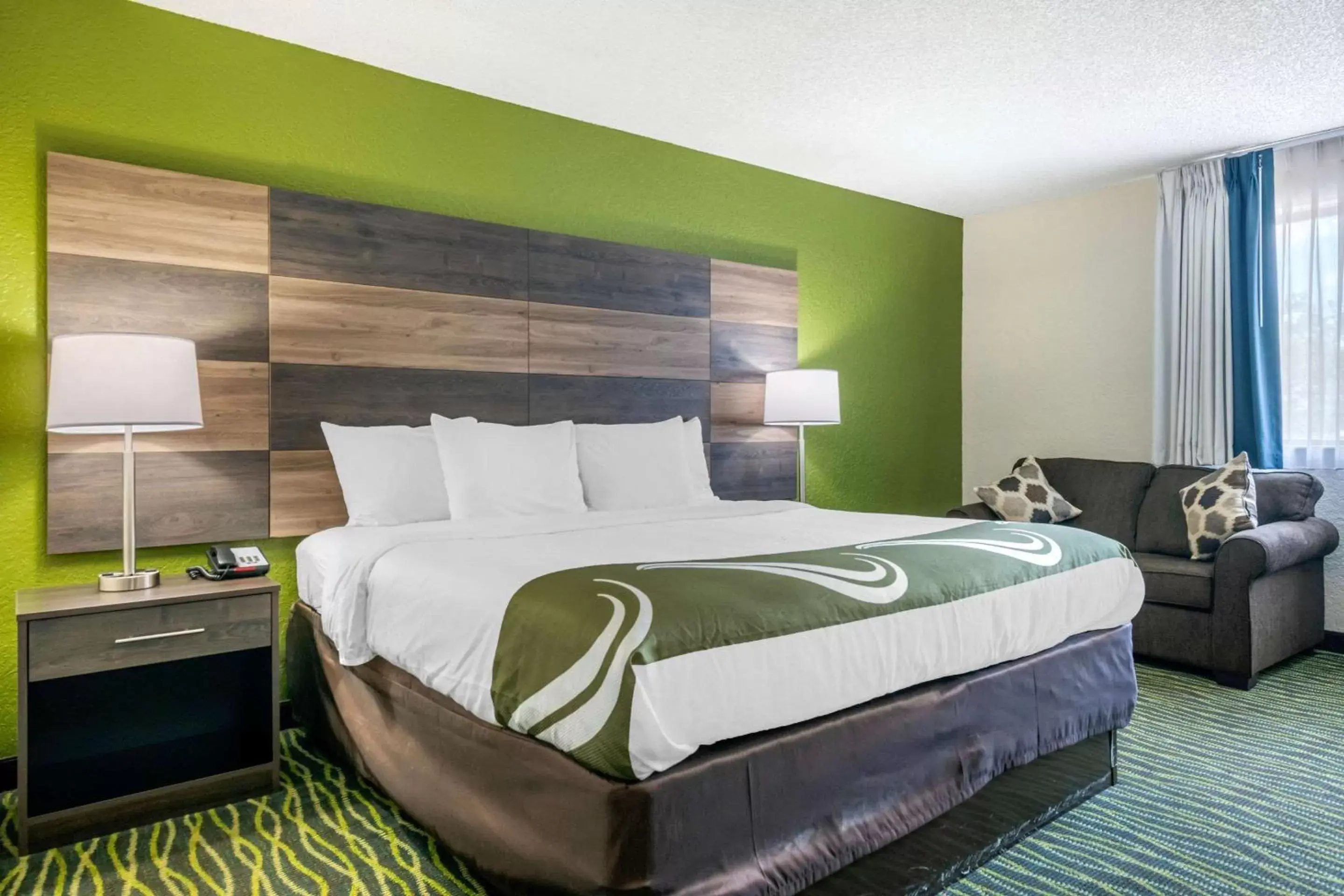 Superior King Suite - Non-Smoking in Quality Inn & Suites Leesburg Chain of Lakes Superior King Suite - Non-Smoking in Quality Inn & Suites Leesburg Chain of Lakes