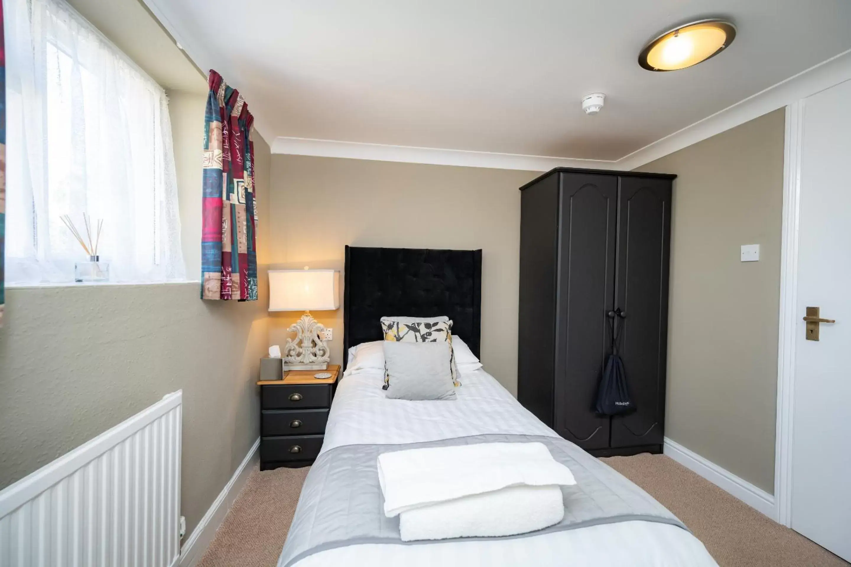 Standard Single Room with Shower - single occupancy in The Bramley House Hotel Standard Single Room with Shower - single occupancy in The Bramley House Hotel