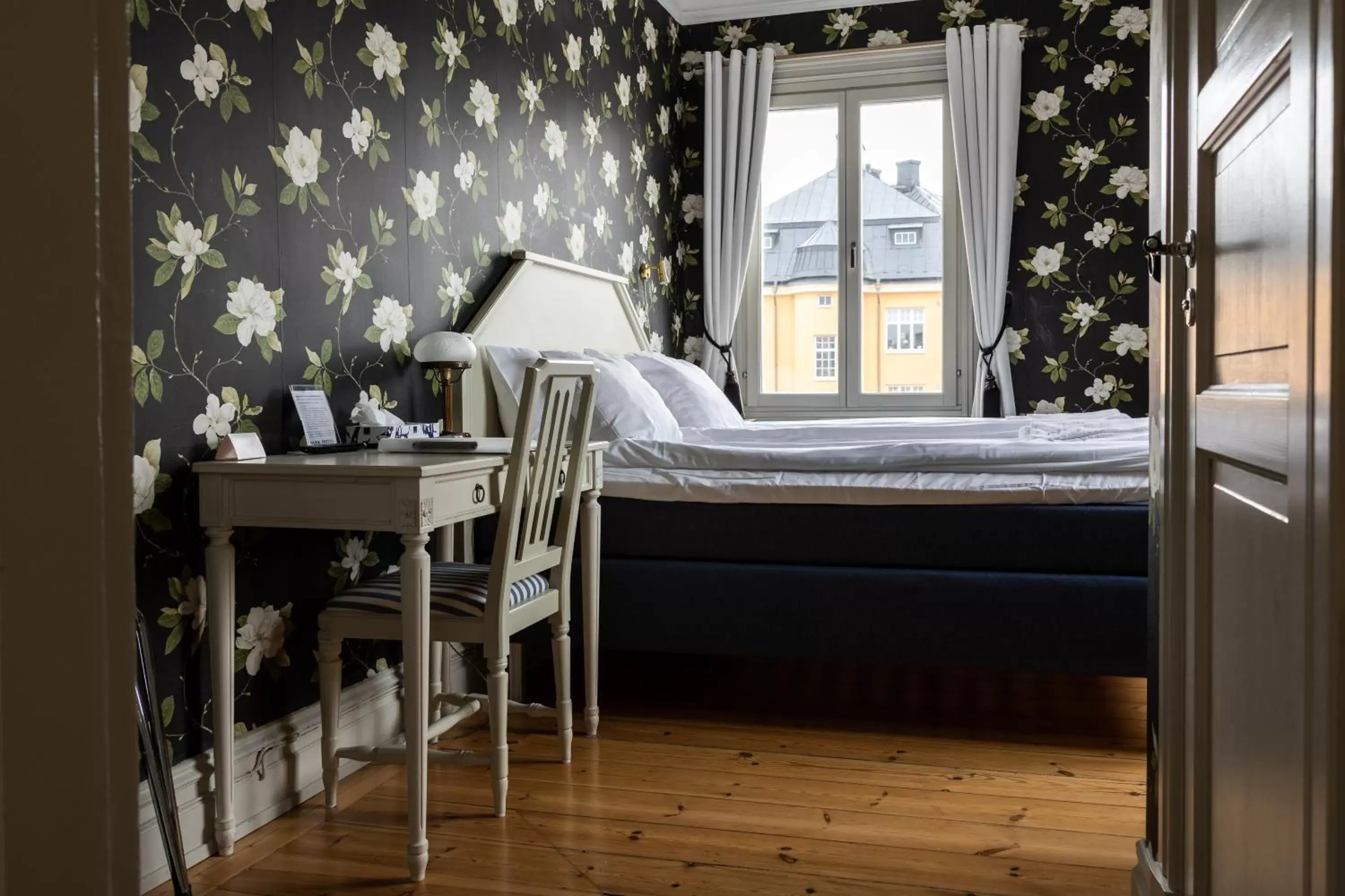 Comfort Single Room in Park Hotel Linköping Fawlty Towers Comfort Single Room in Park Hotel Linköping Fawlty Towers