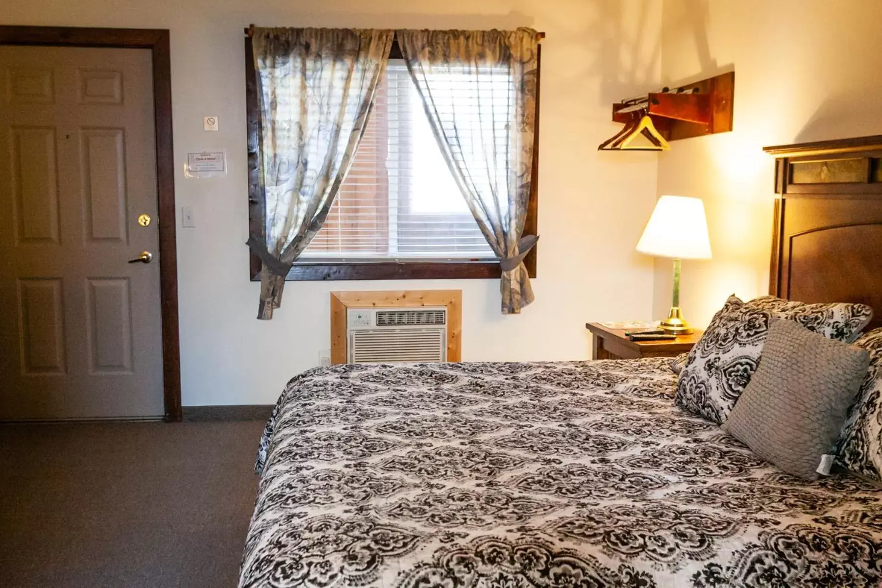 Single Room in Circle R Motel Single Room in Circle R Motel