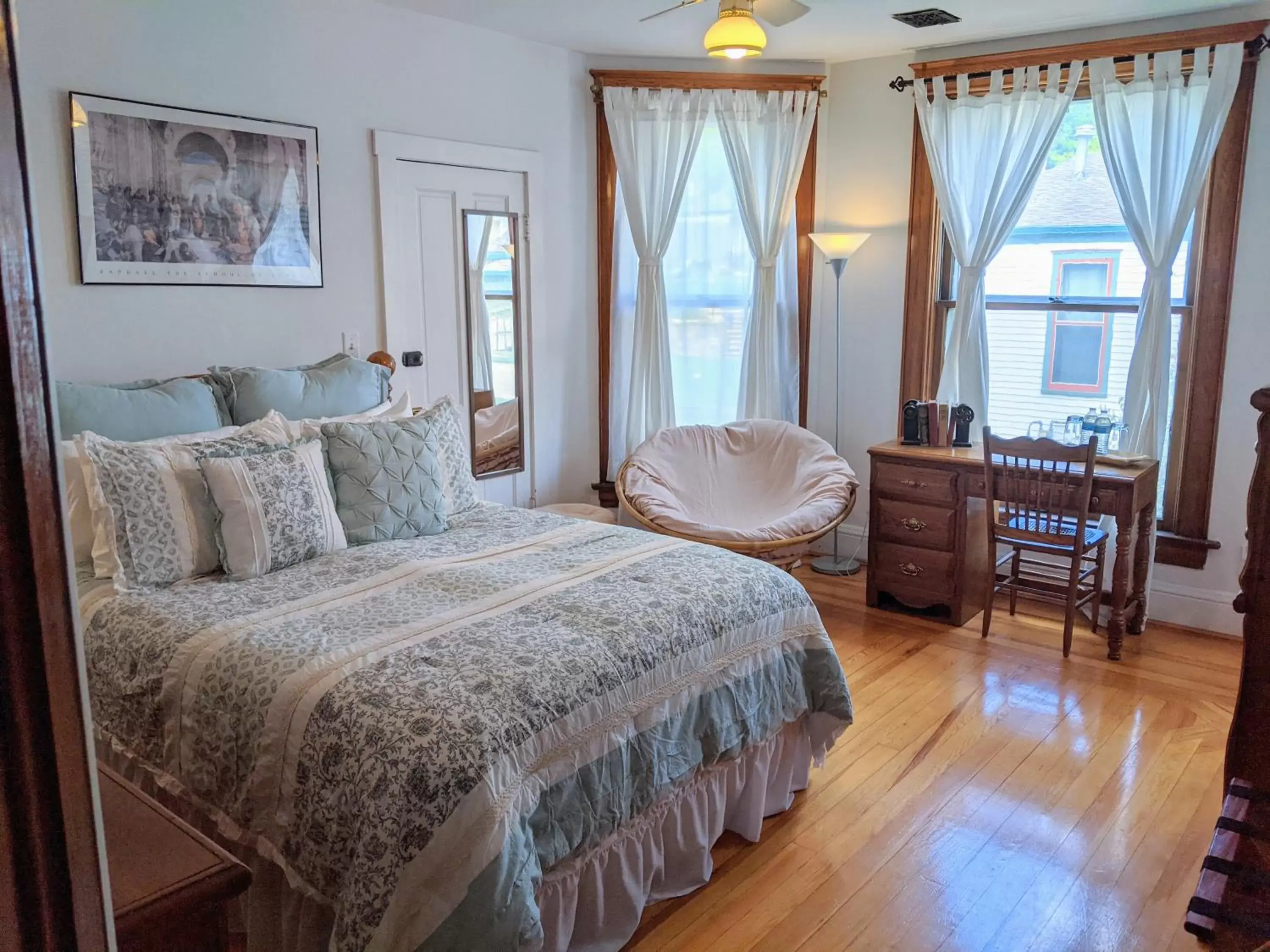 Queen Room with Shared Bathroom in 1899 Inn Queen Room with Shared Bathroom in 1899 Inn