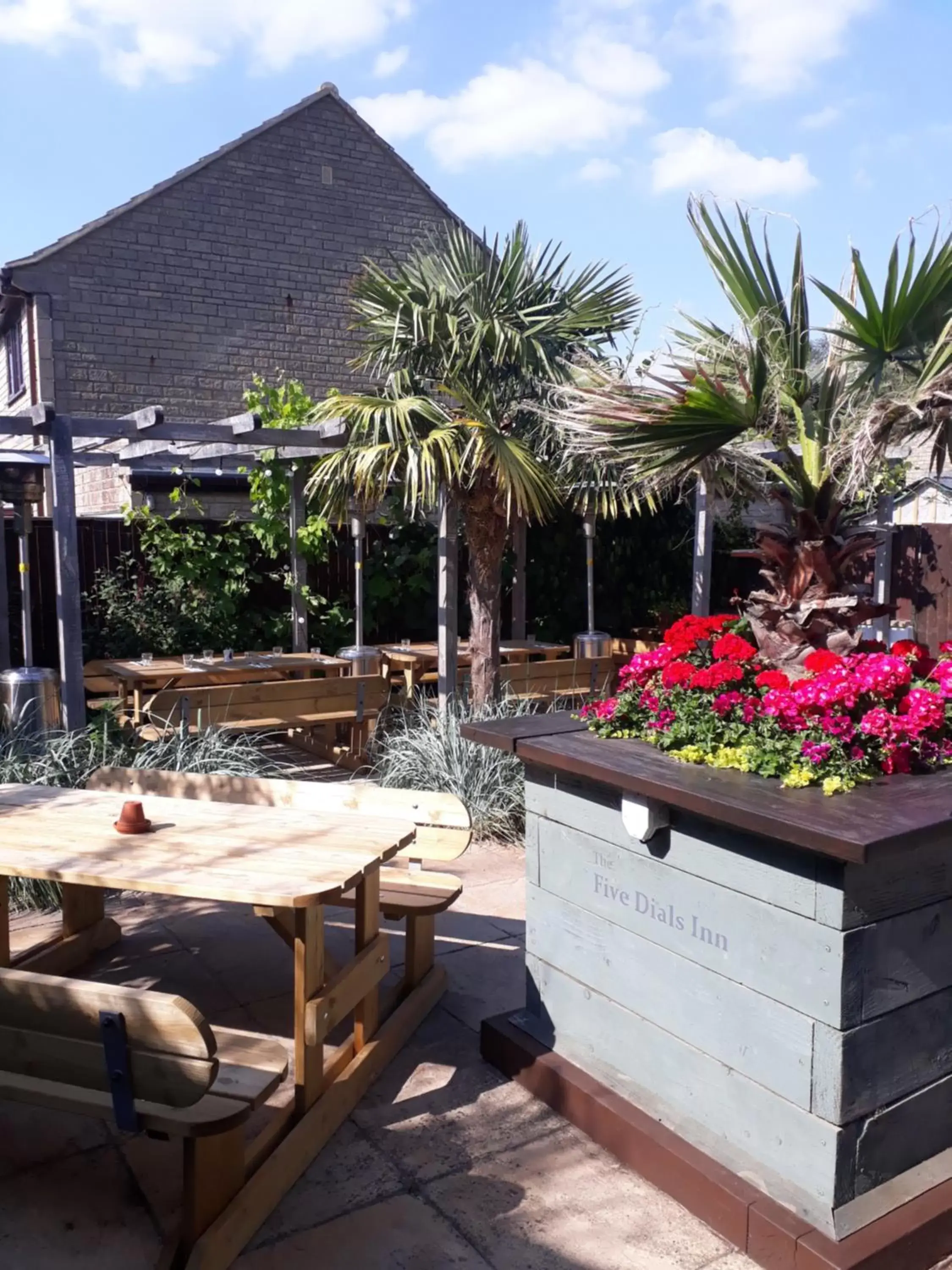 The Five Dials Inn The Five Dials Inn