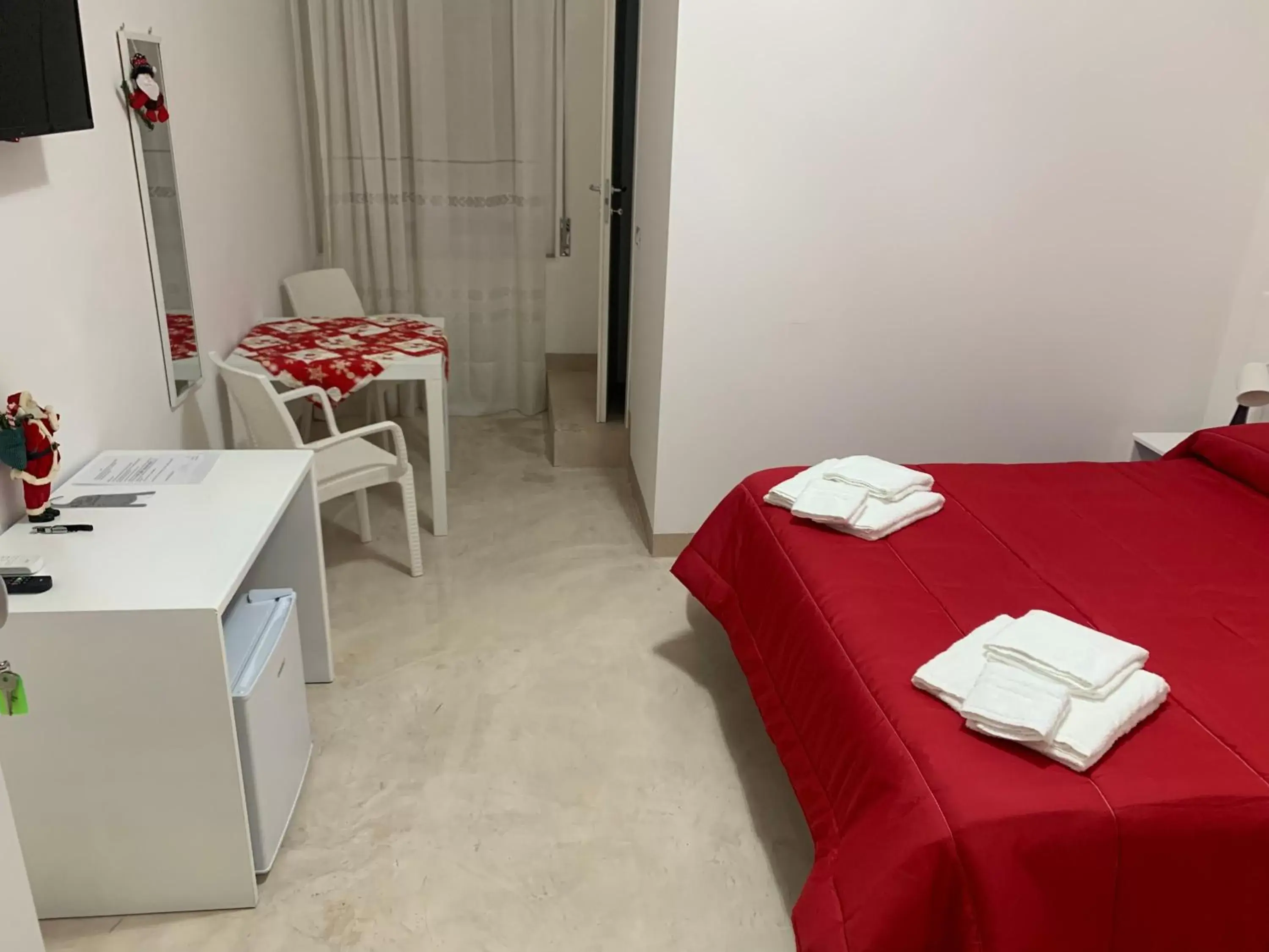 Standard Double Room in La Piazza BeB Standard Double Room in La Piazza BeB