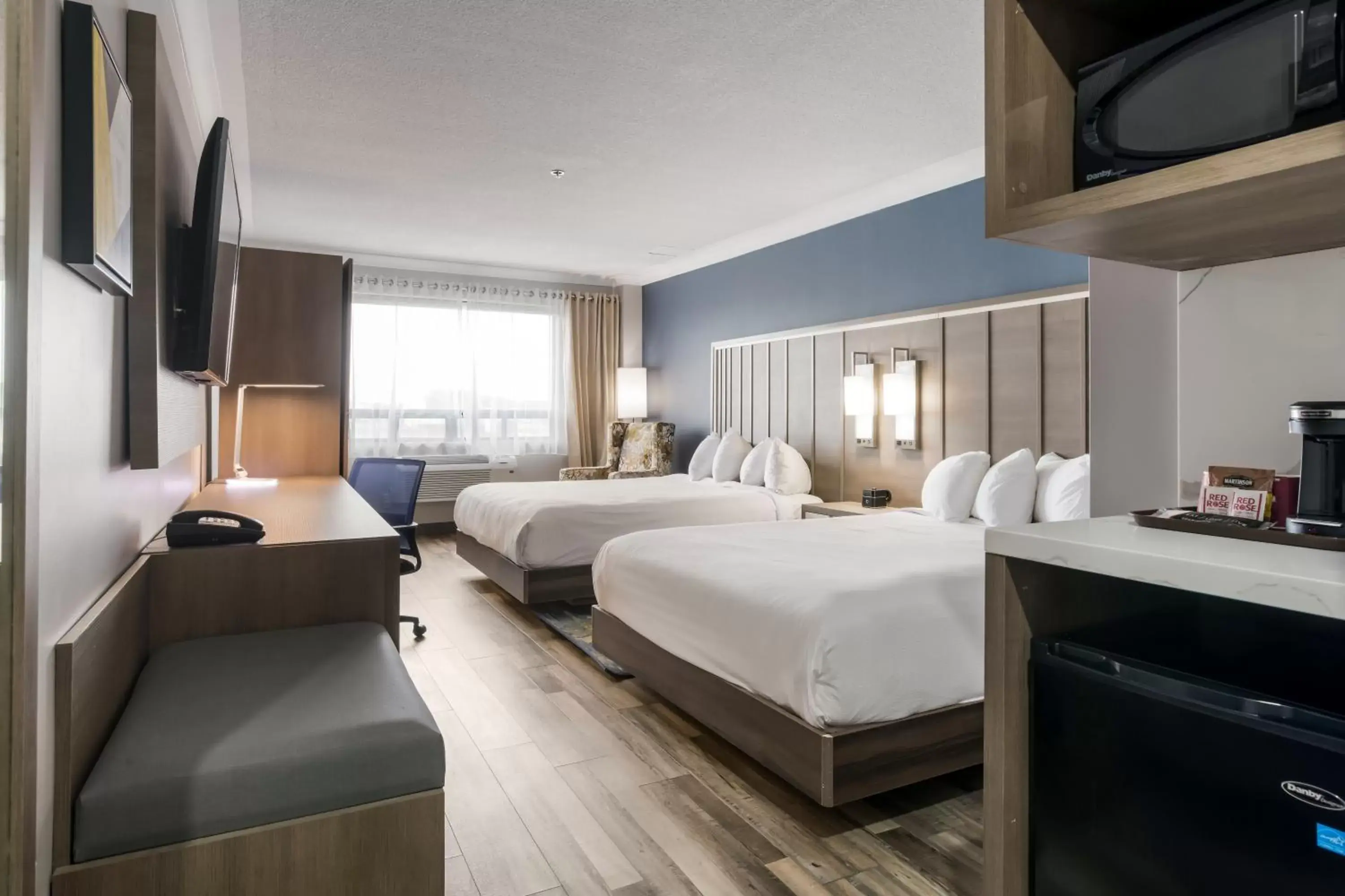 Deluxe Queen Room with Two Queen Beds - Non-Smoking in Canadas Best Value Inn Saint John New Brunswick Deluxe Queen Room with Two Queen Beds - Non-Smoking in Canadas Best Value Inn Saint John New Brunswick