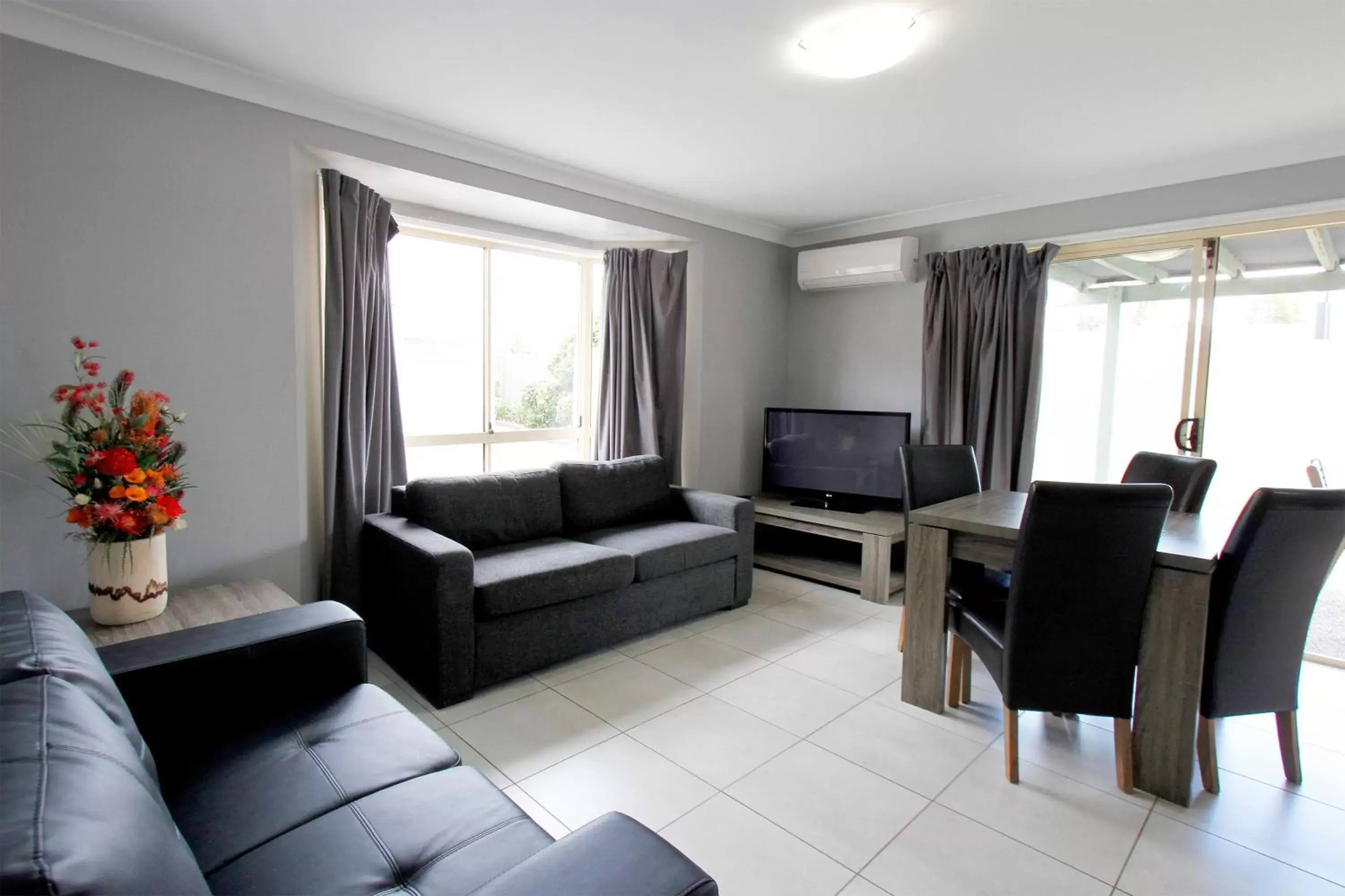 One-Bedroom Apartment in The Stirling Motel One-Bedroom Apartment in The Stirling Motel