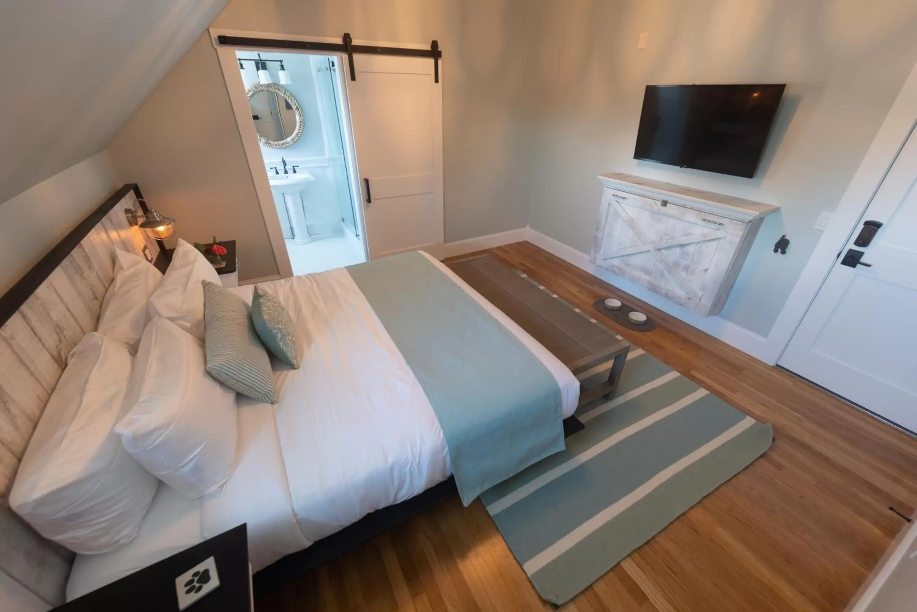 Room 11 in Paws on Pelham Room 11 in Paws on Pelham