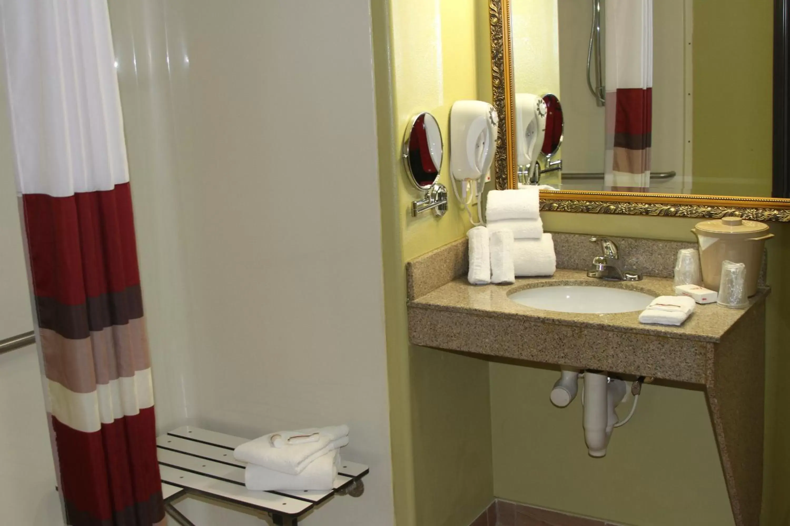Deluxe Room with Two Queen Beds Disability Access Roll-In Shower Non-Smoking in Red Roof Inn & Suites Detroit - Melvindale/Dearborn Deluxe Room with Two Queen Beds Disability Access Roll-In Shower Non-Smoking in Red Roof Inn & Suites Detroit - Melvindale/Dearborn