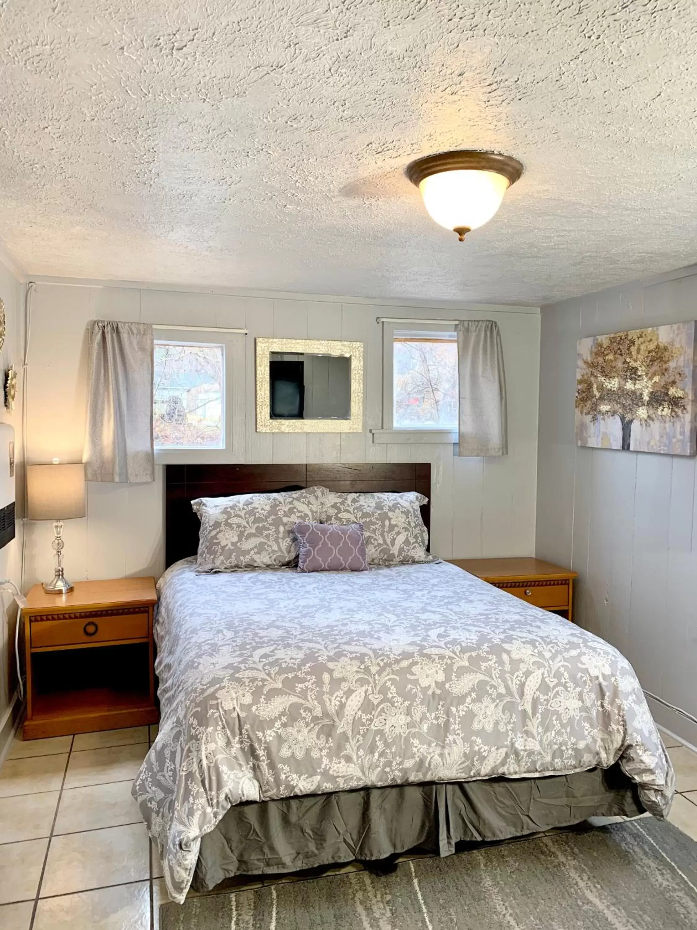 Two-Bedroom Suite in Spring Creek Hotel Two-Bedroom Suite in Spring Creek Hotel