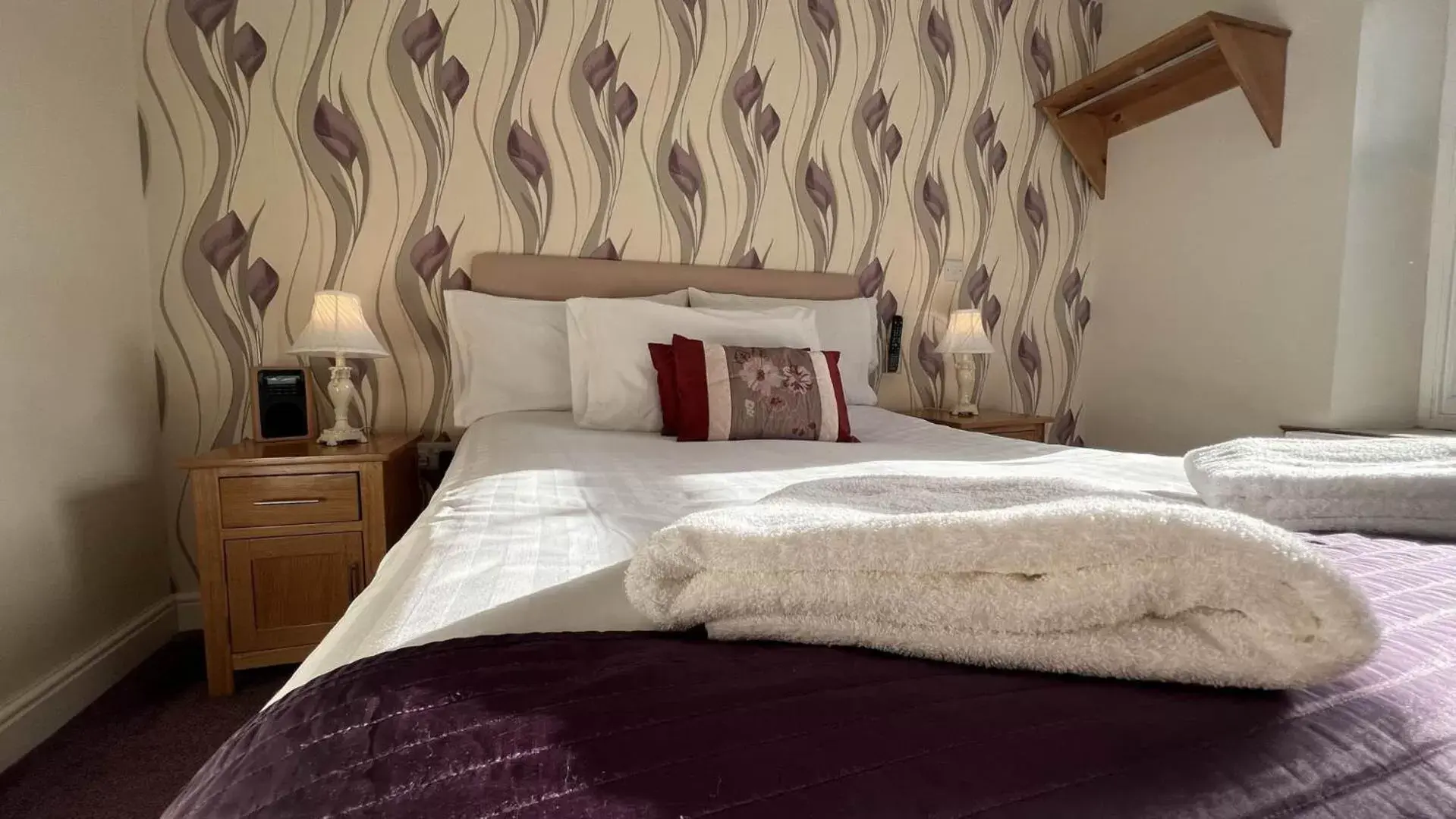 Standard Double Room in George Hotel Standard Double Room in George Hotel