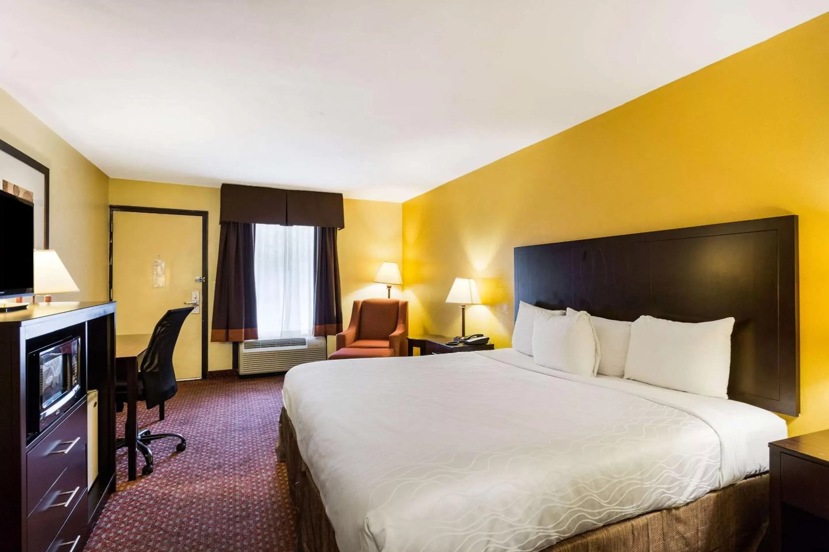 King Room - Smoking in Quality Inn Indianola King Room - Smoking in Quality Inn Indianola