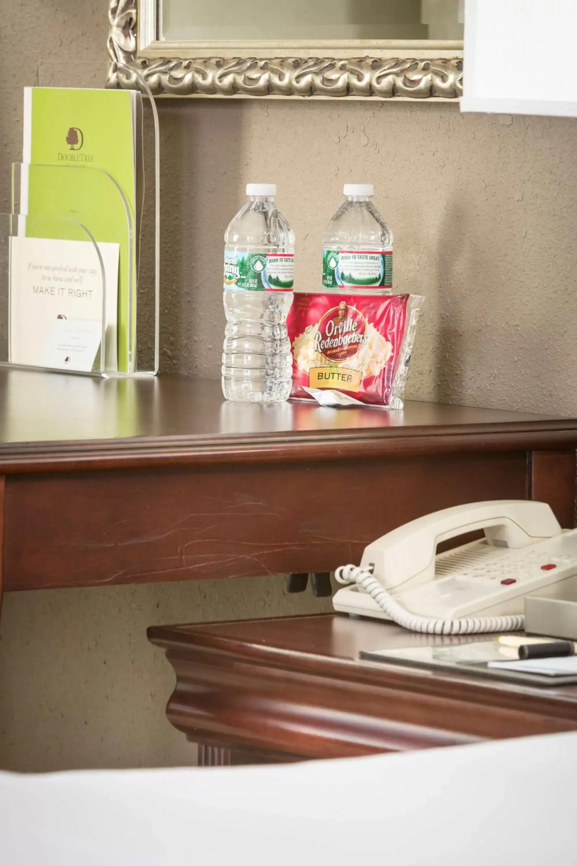 King Room with Bath Tub - Mobility Access in DoubleTree by Hilton Boston-Milford King Room with Bath Tub - Mobility Access in DoubleTree by Hilton Boston-Milford