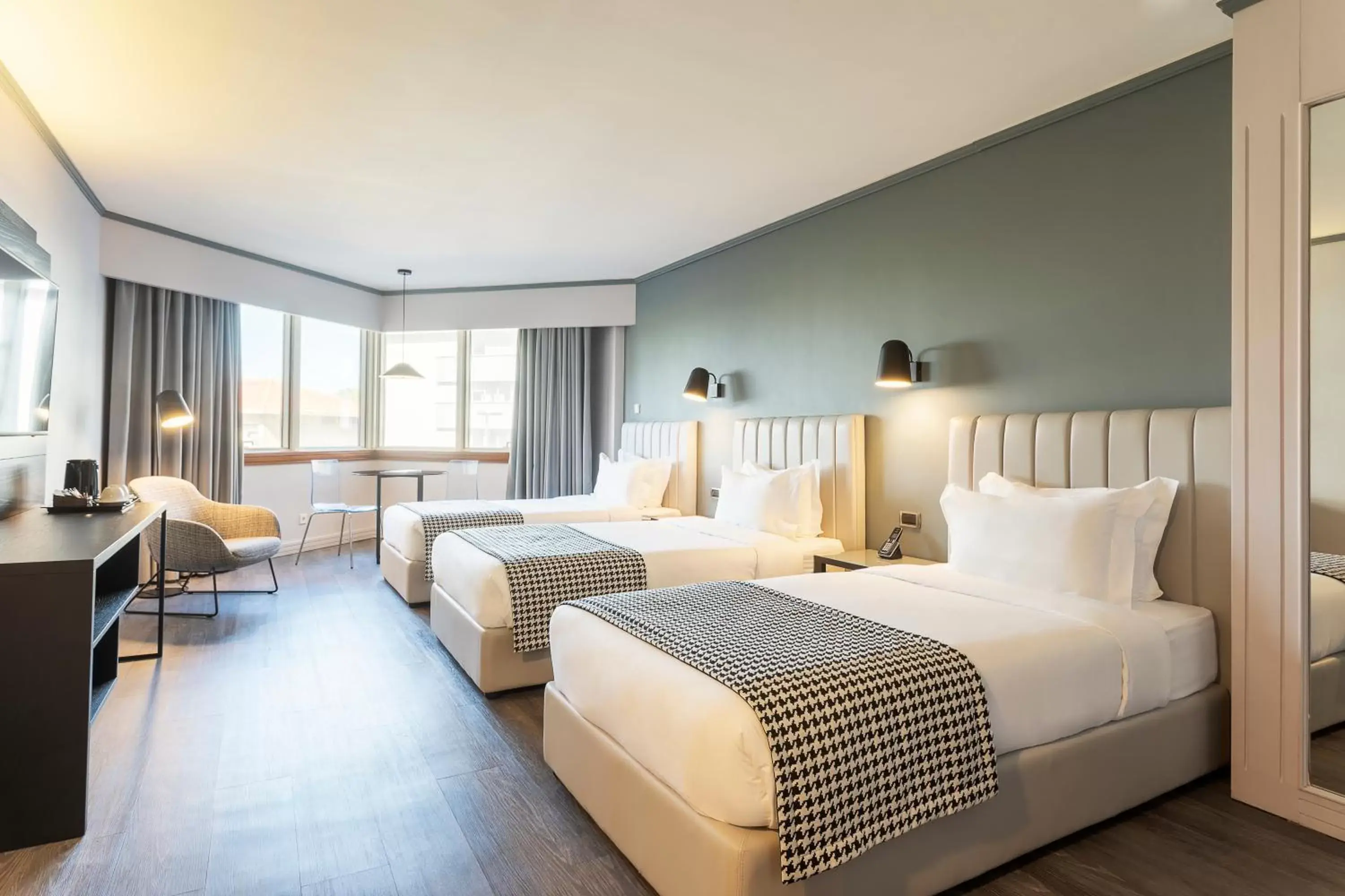 Comfort Triple Room in HF Fenix Porto Comfort Triple Room in HF Fenix Porto