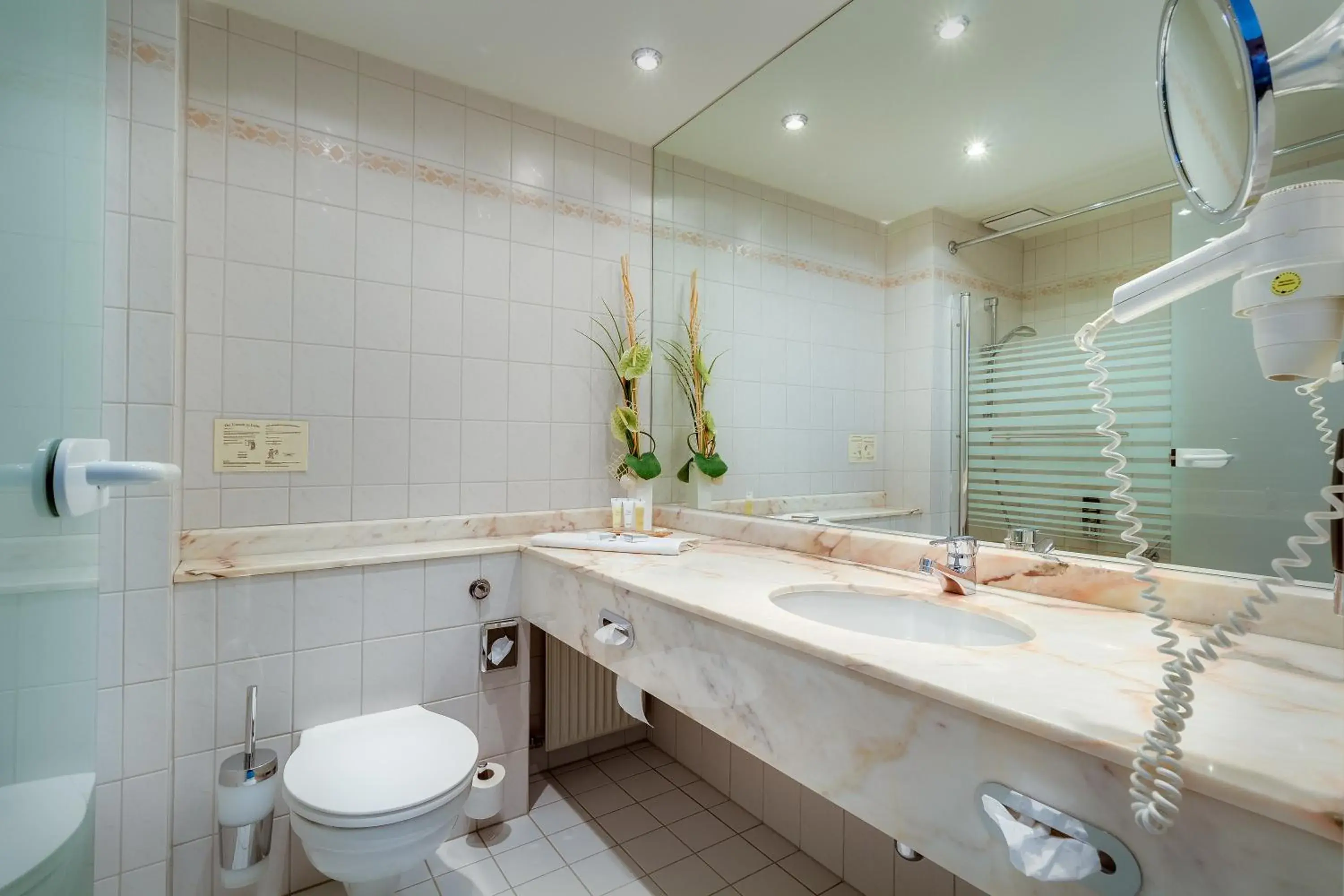 Family Room (2 Adults + 2 Children) in Panorama Berghotel Wettiner Hohe Family Room (2 Adults + 2 Children) in Panorama Berghotel Wettiner Hohe