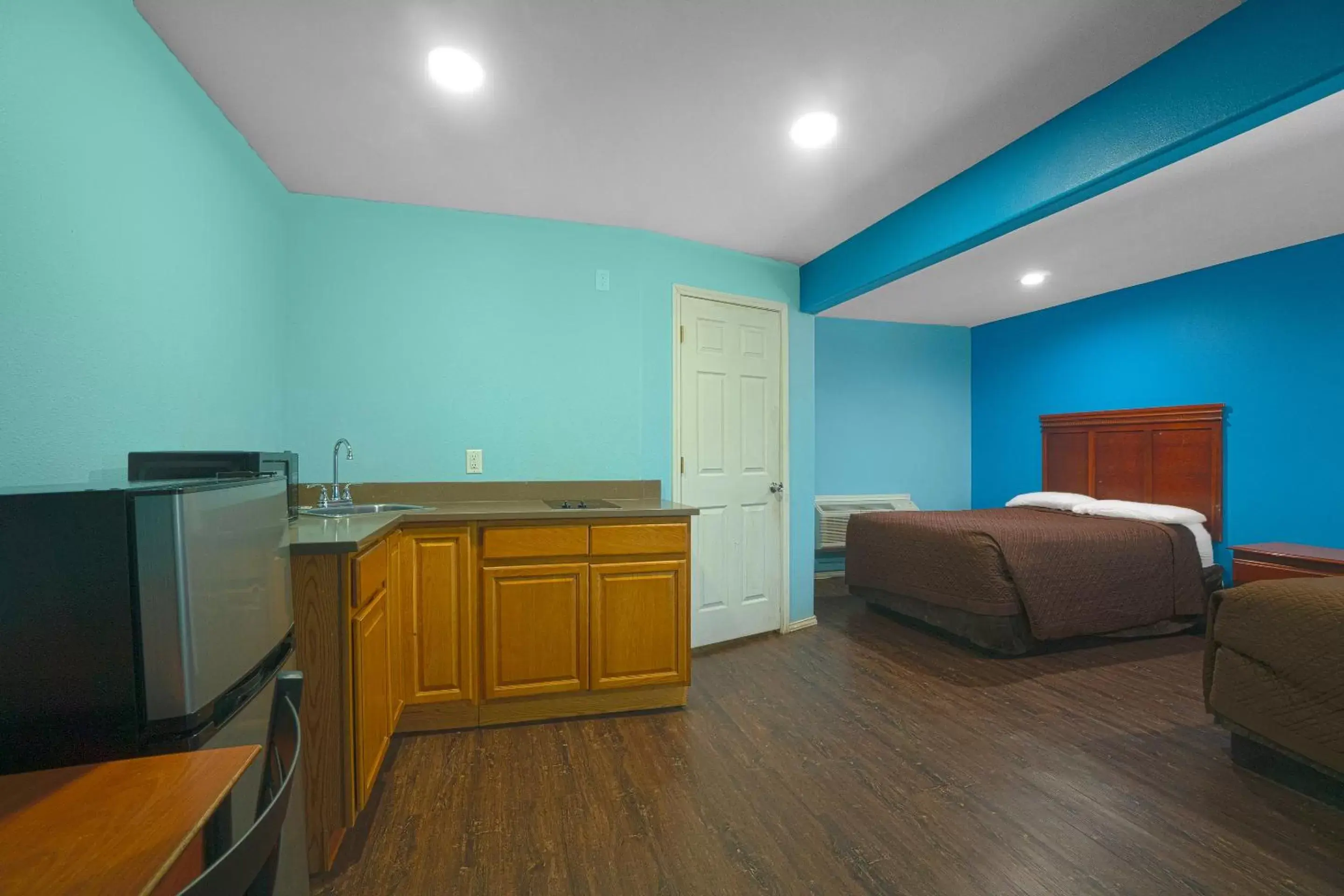 2 Full Beds with Kitchenette in Plaza Motel Corpus Christi by OYO 2 Full Beds with Kitchenette in Plaza Motel Corpus Christi by OYO