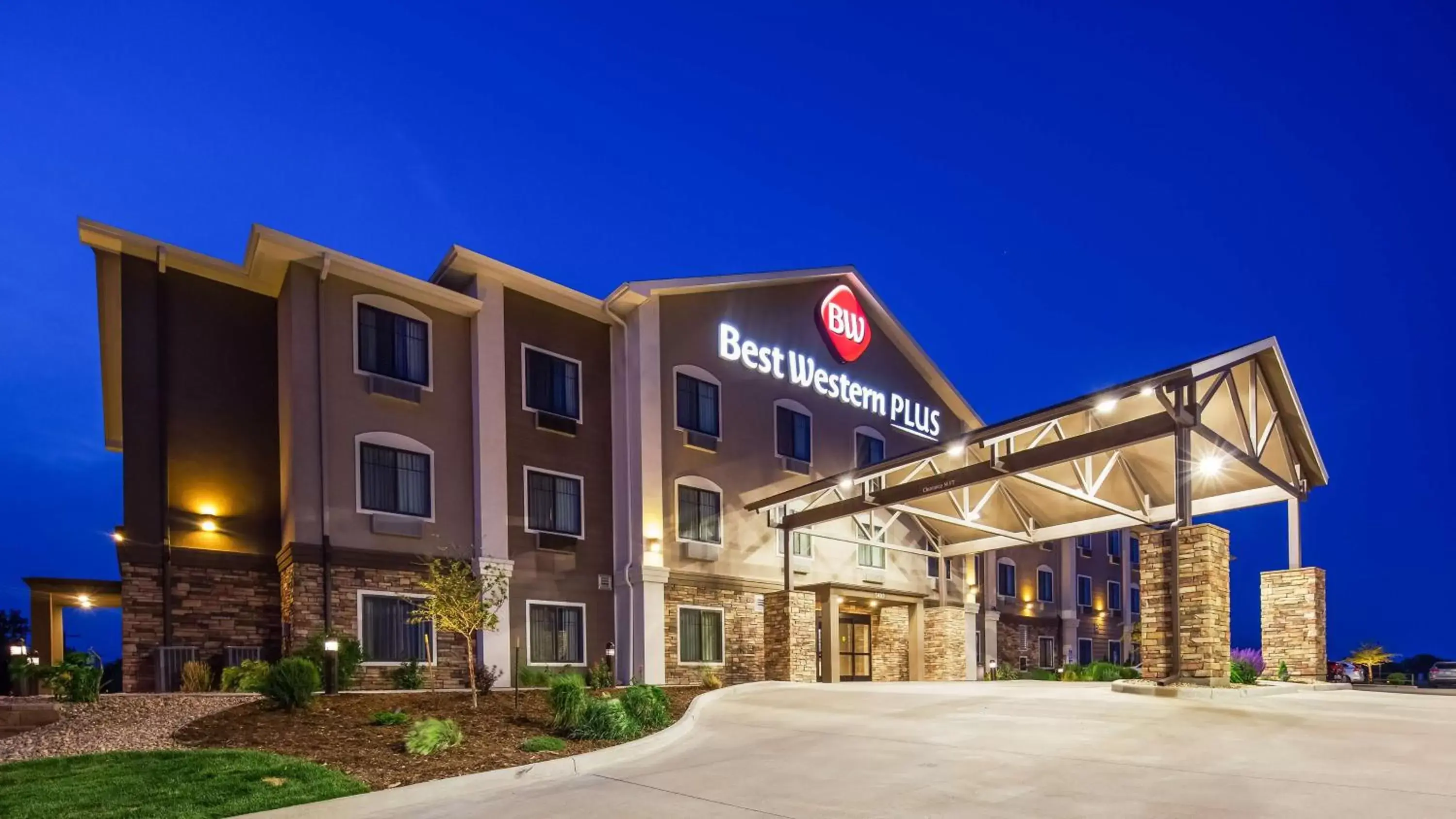 Best Western Plus Overland Inn Best Western Plus Overland Inn