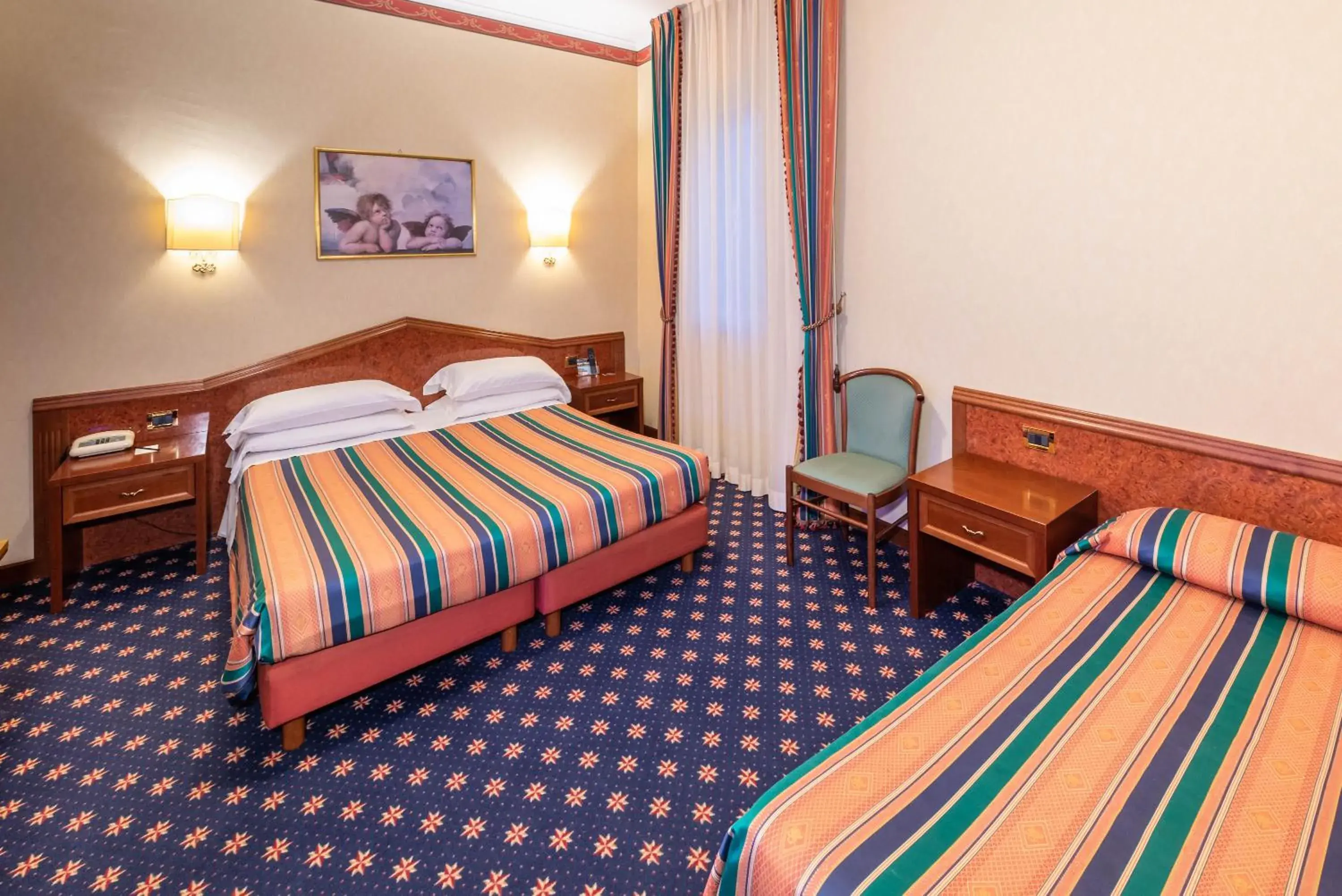 Classic Triple Room in Hotel Royal Classic Triple Room in Hotel Royal