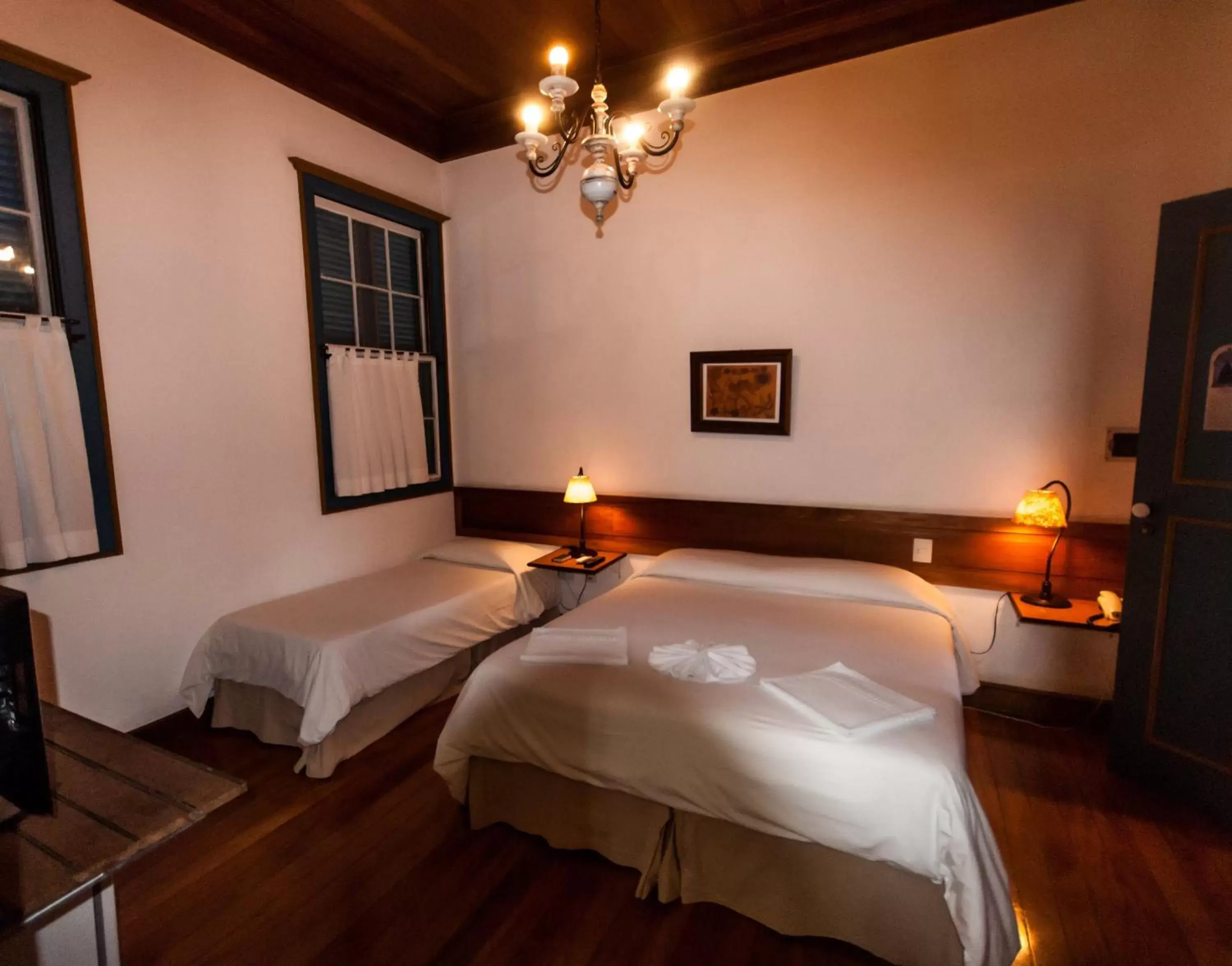 Deluxe Triple Room in Hotel Solar de Maria Deluxe Triple Room in Hotel Solar de Maria