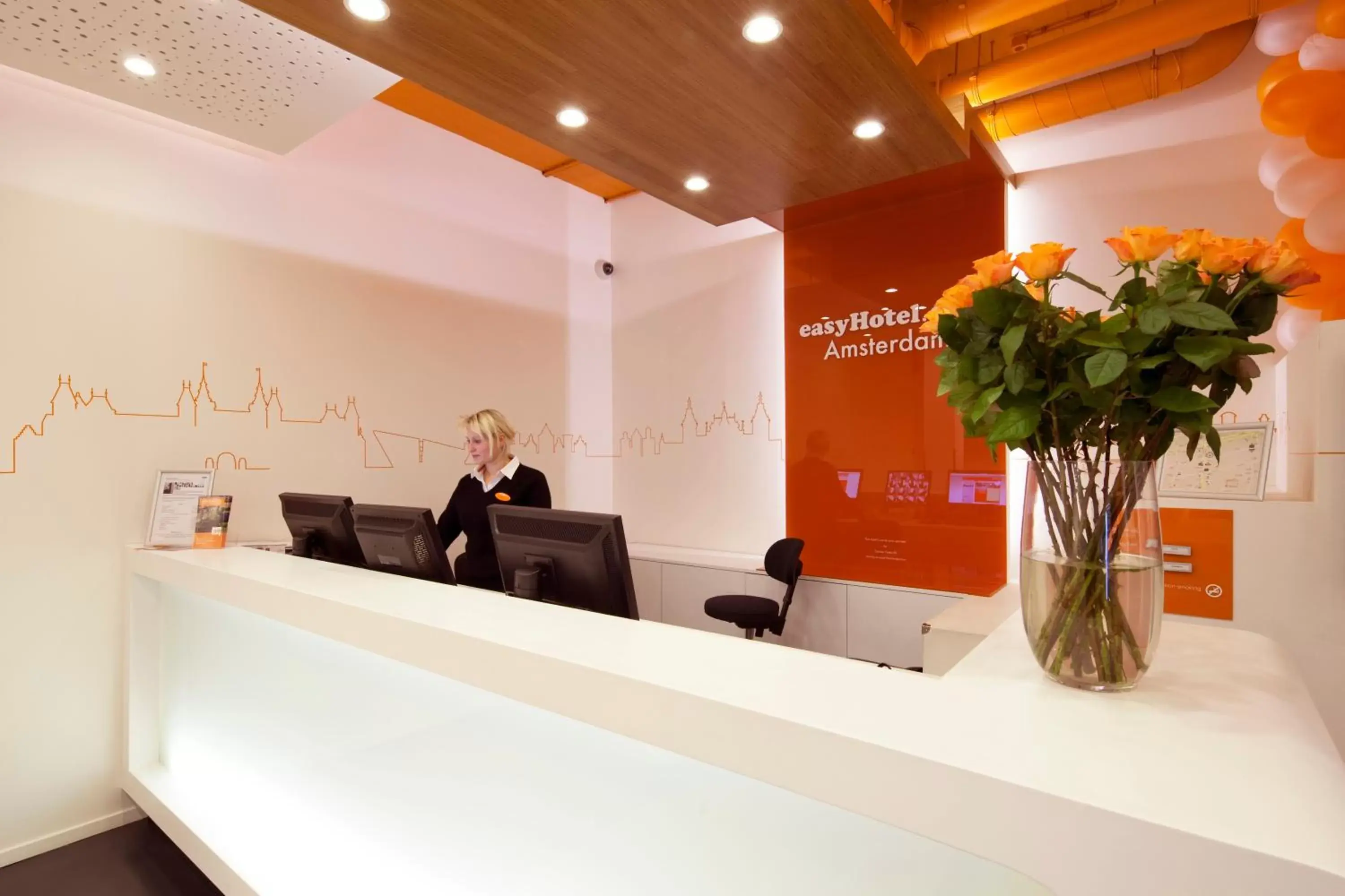 easyHotel Amsterdam City Centre South easyHotel Amsterdam City Centre South