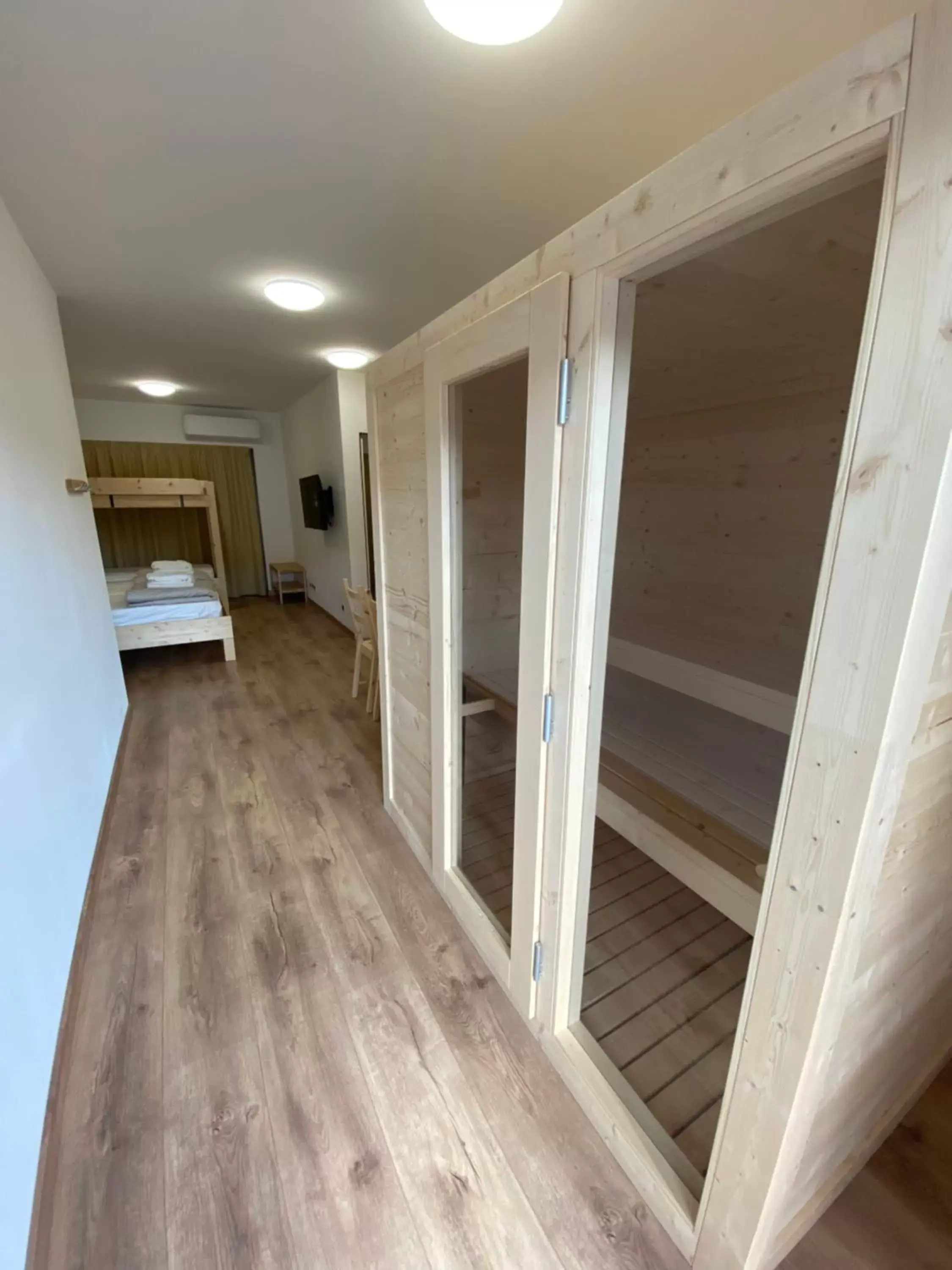 Quadruple Room - single occupancy - Disability Access in Sky Garden & Wellness R. Quadruple Room - single occupancy - Disability Access in Sky Garden & Wellness R.