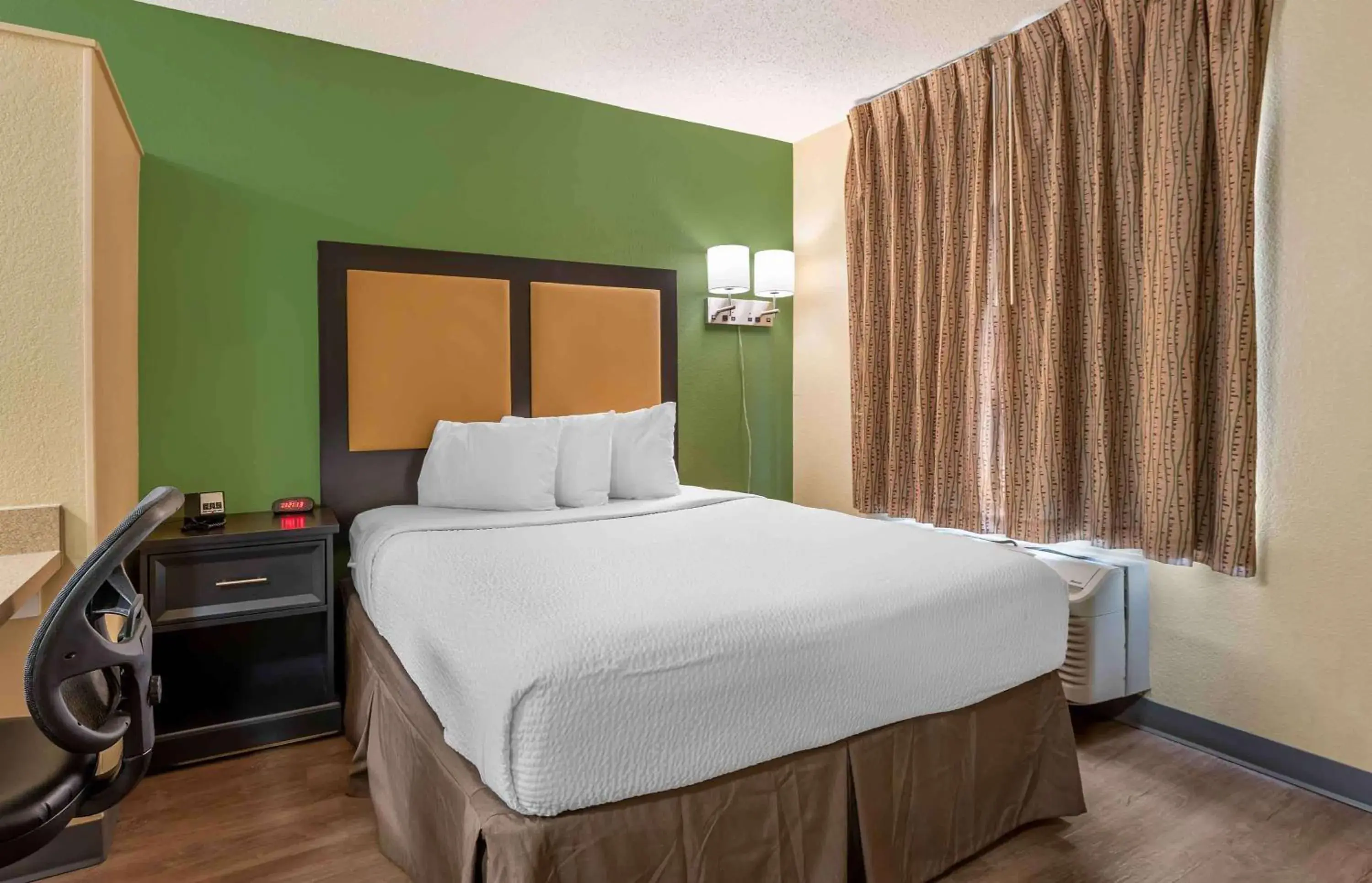 Deluxe Studio - Disability Access - Non-Smoking in Extended Stay America Select Suites - Chicago - Lombard - Oakbrook Deluxe Studio - Disability Access - Non-Smoking in Extended Stay America Select Suites - Chicago - Lombard - Oakbrook